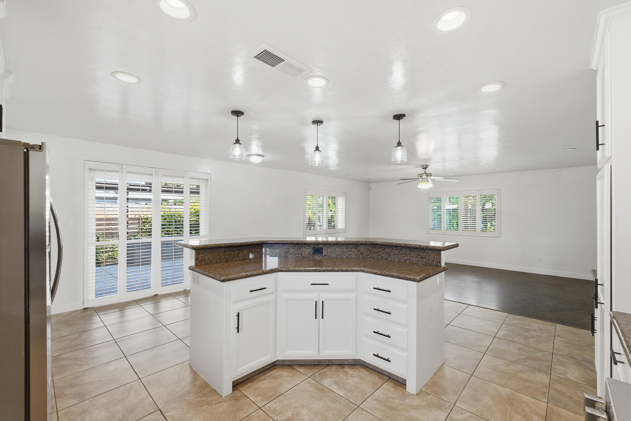 908 N Beatrice Dr, Tulare, CA 93274