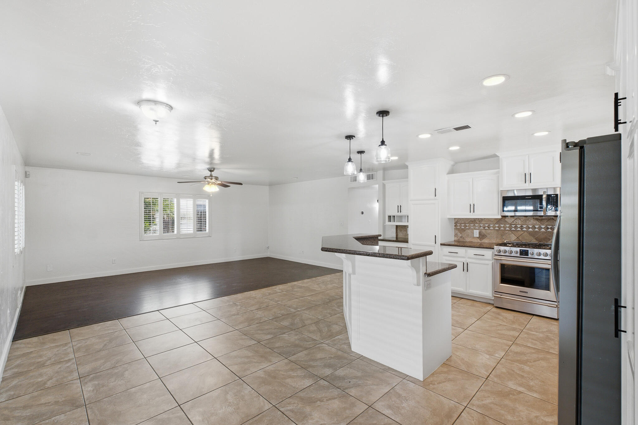908 N Beatrice Dr, Tulare, CA 93274