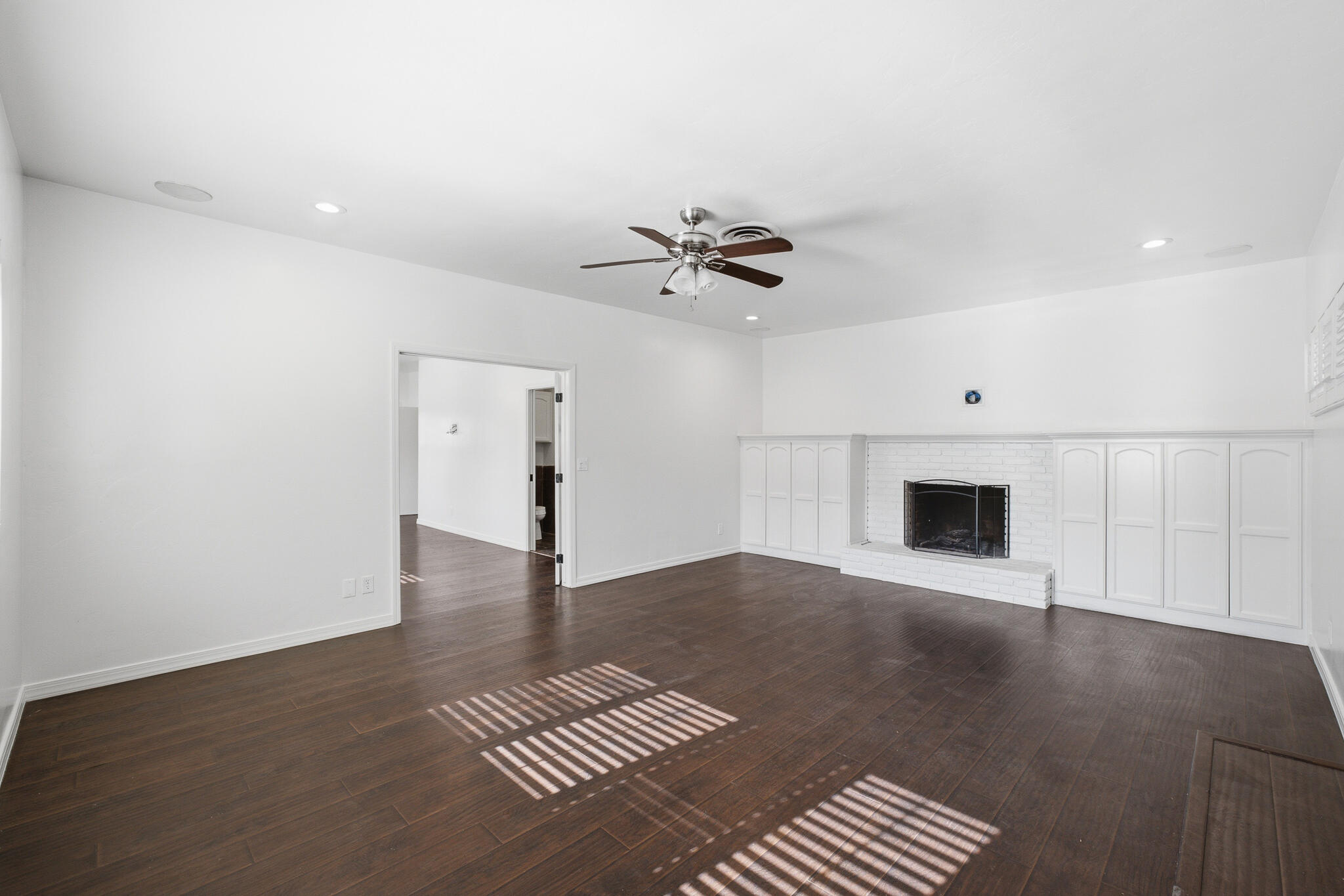 908 N Beatrice Dr, Tulare, CA 93274