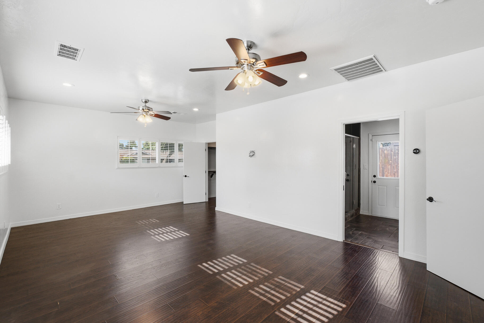 908 N Beatrice Dr, Tulare, CA 93274
