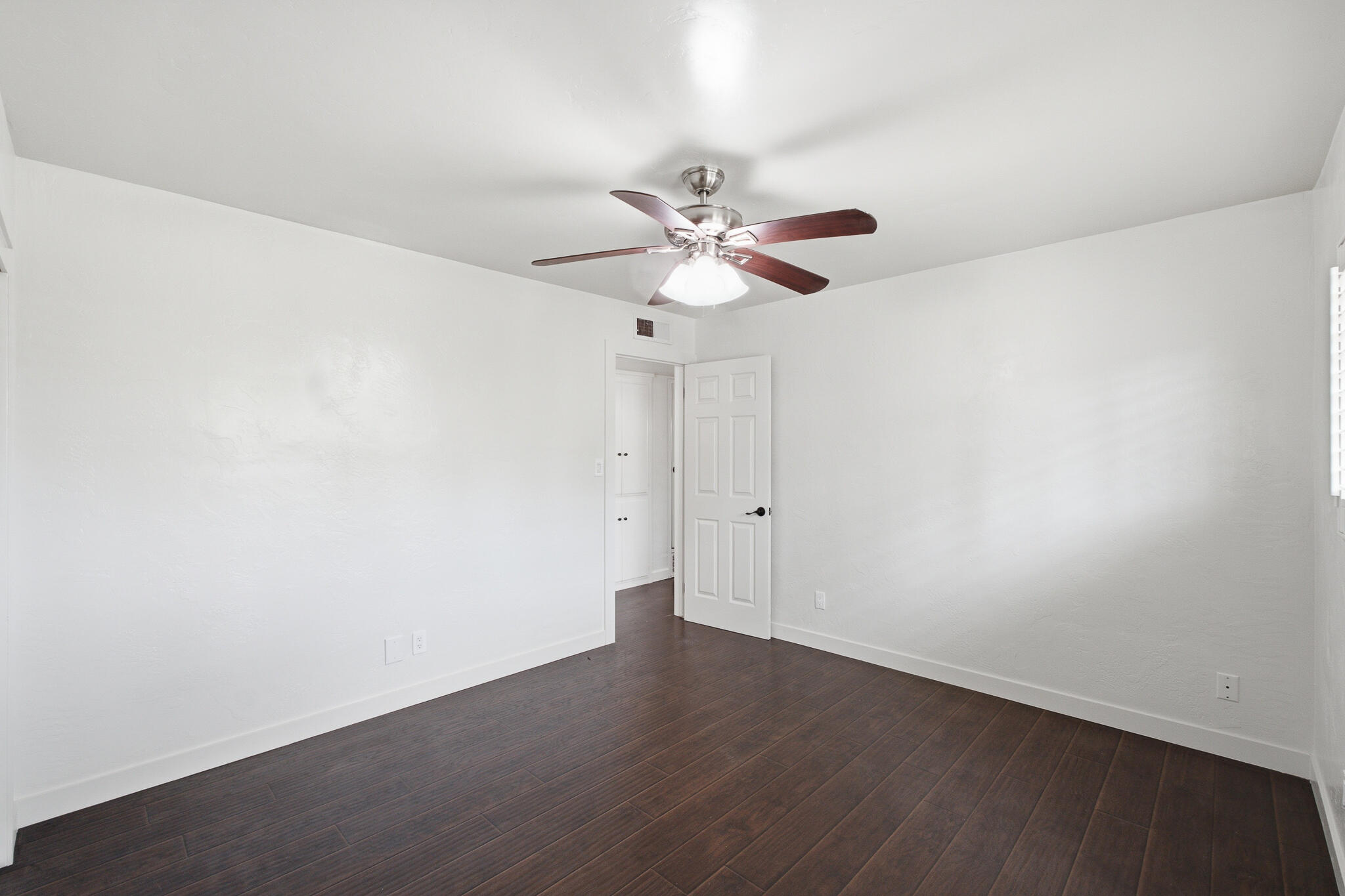 908 N Beatrice Dr, Tulare, CA 93274