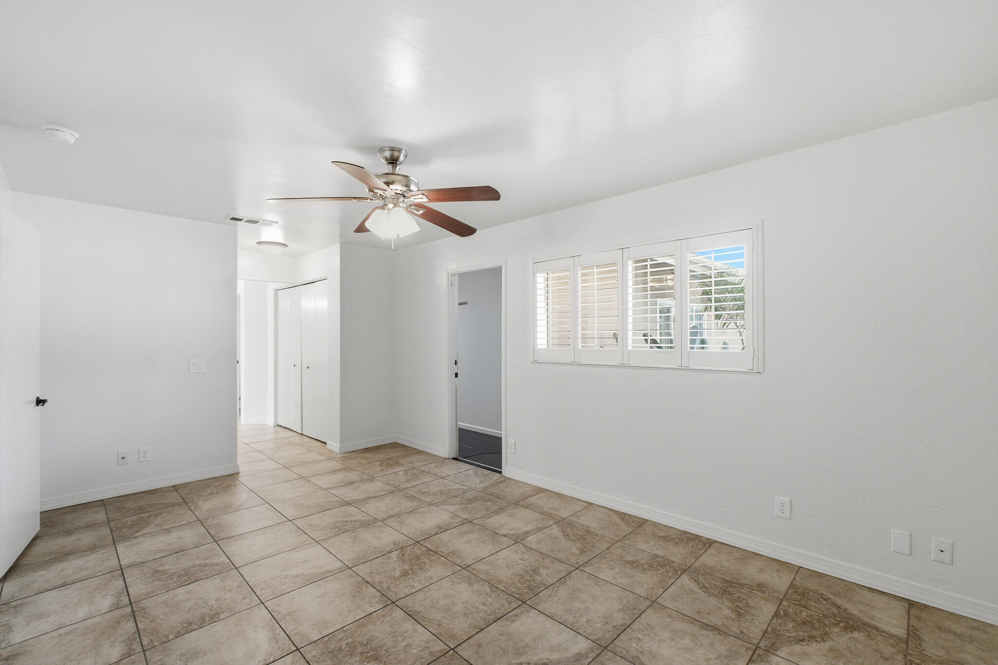 908 N Beatrice Dr, Tulare, CA 93274