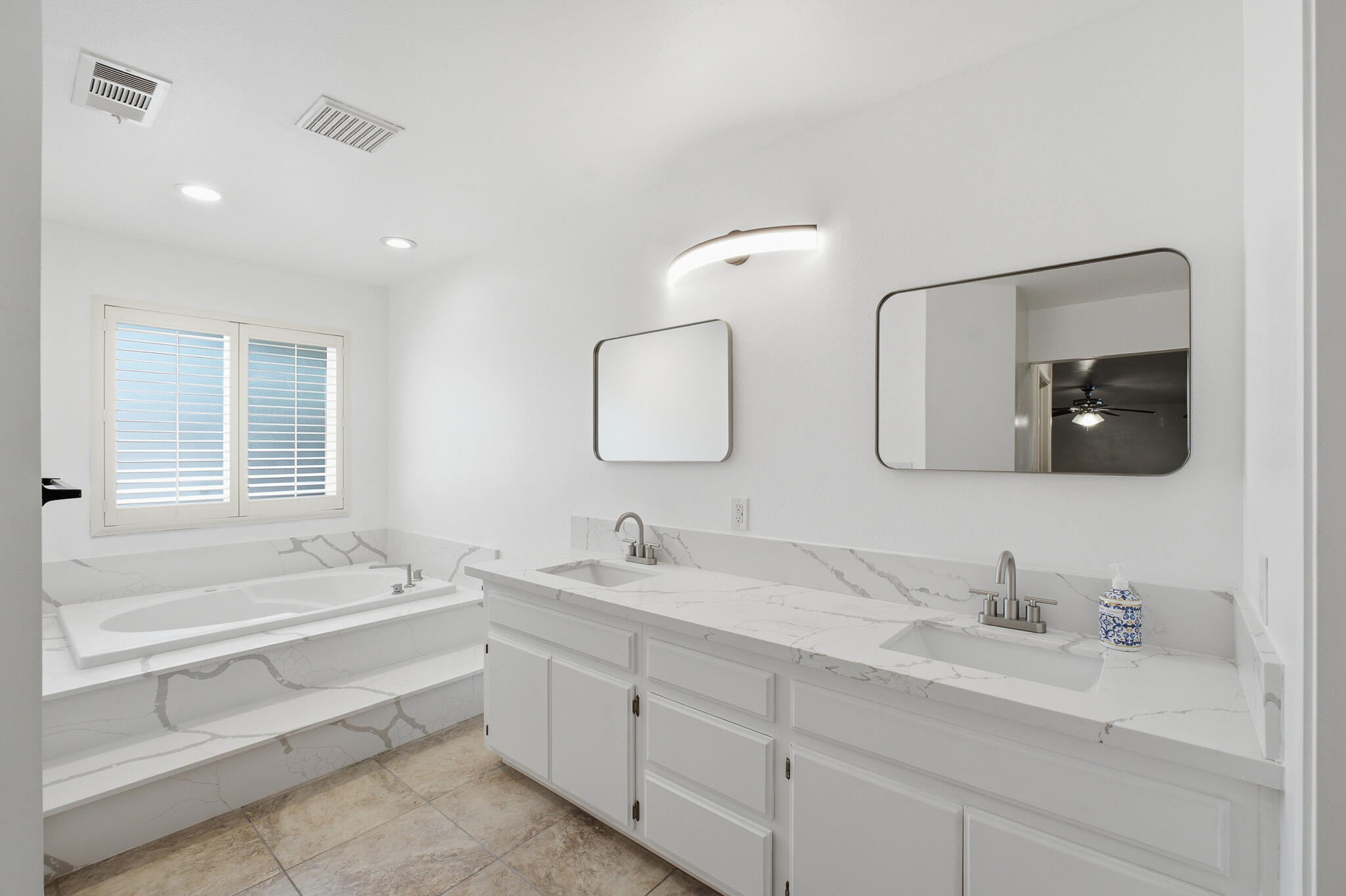 908 N Beatrice Dr, Tulare, CA 93274
