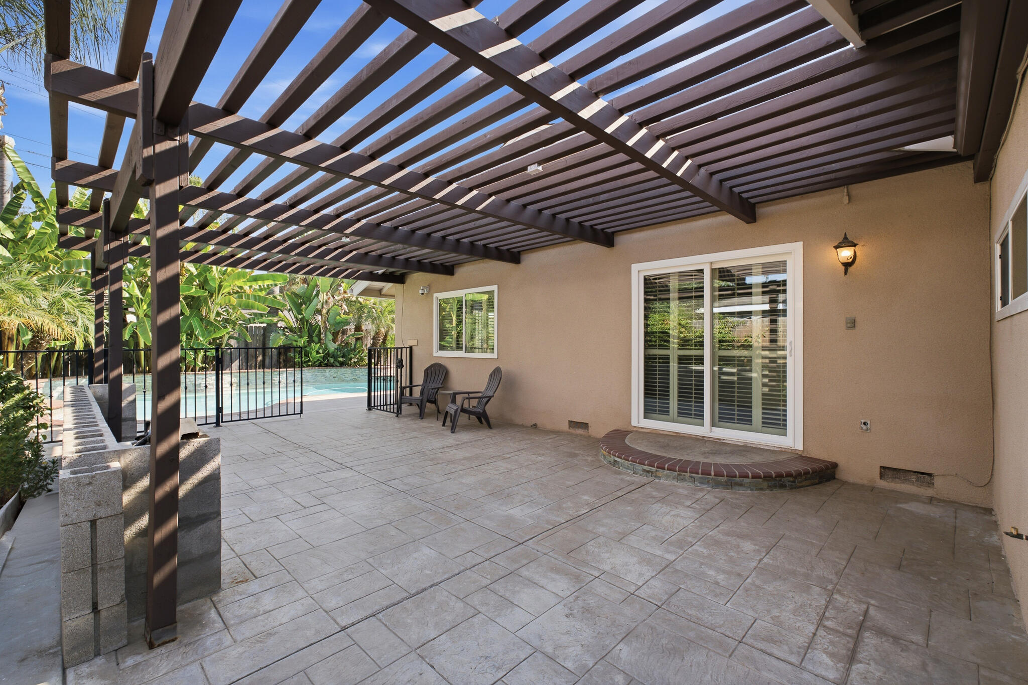 908 N Beatrice Dr, Tulare, CA 93274
