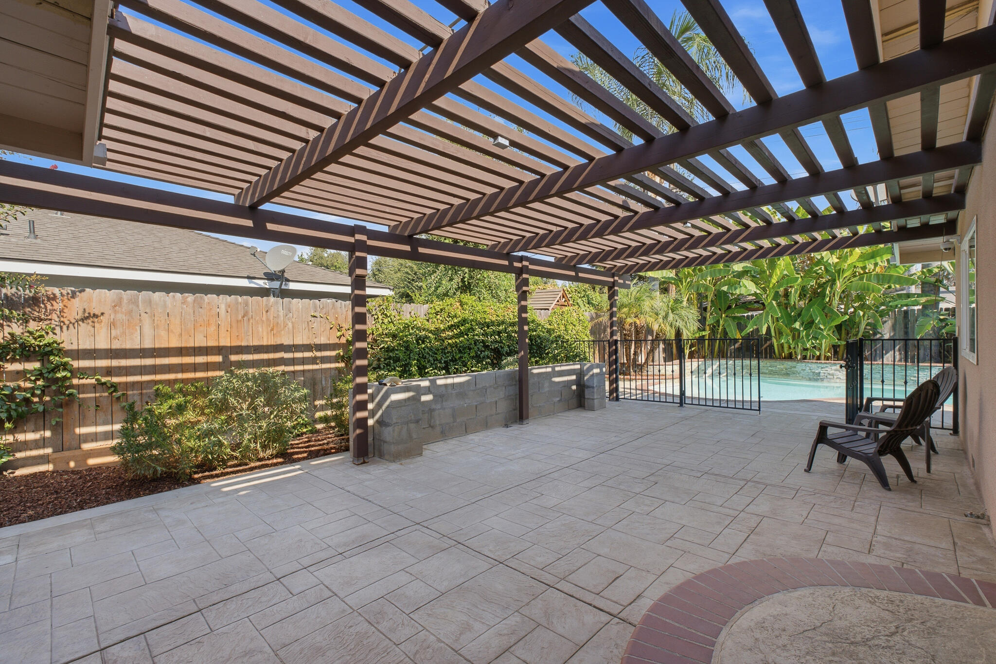 908 N Beatrice Dr, Tulare, CA 93274