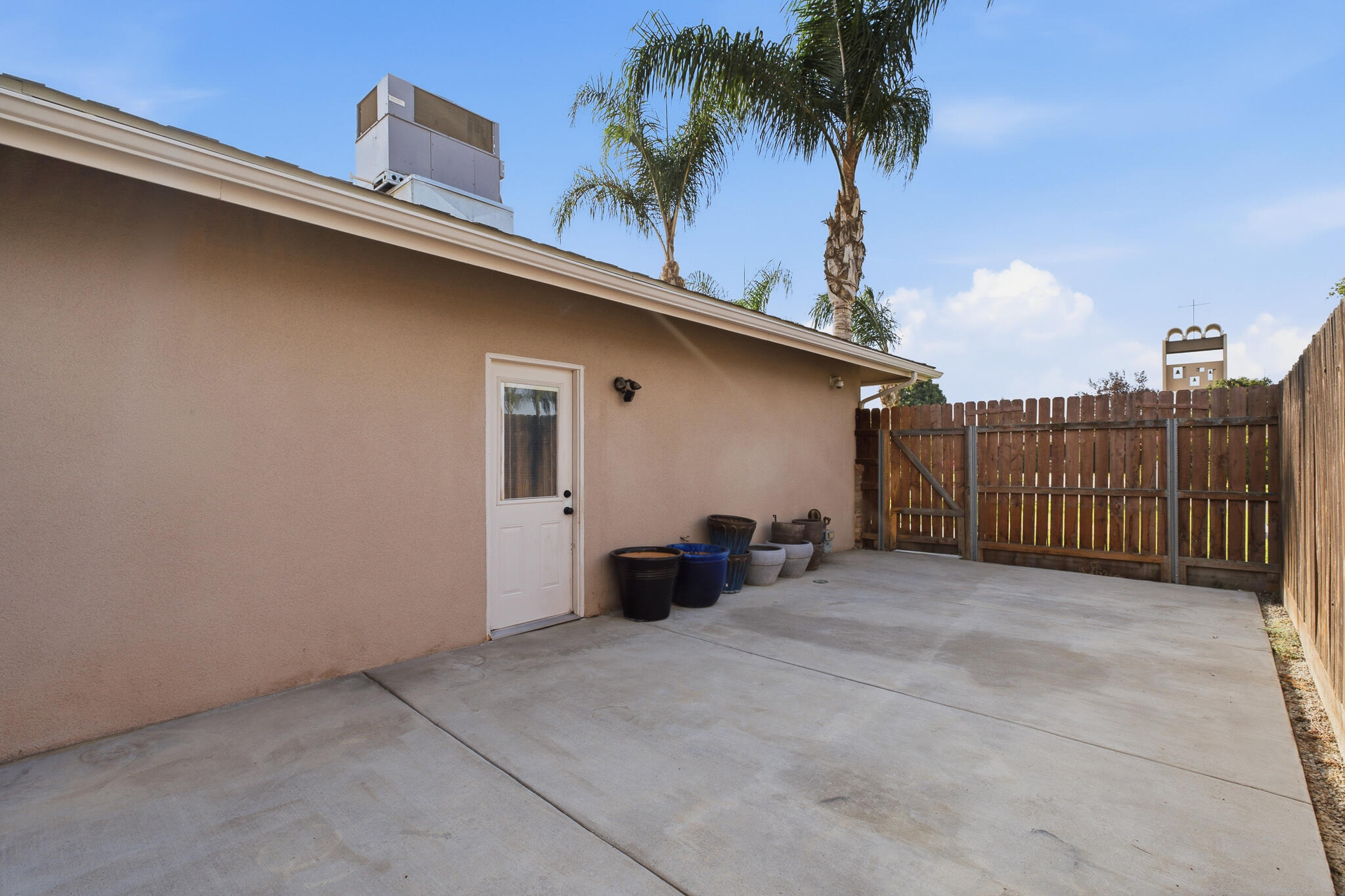 908 N Beatrice Dr, Tulare, CA 93274