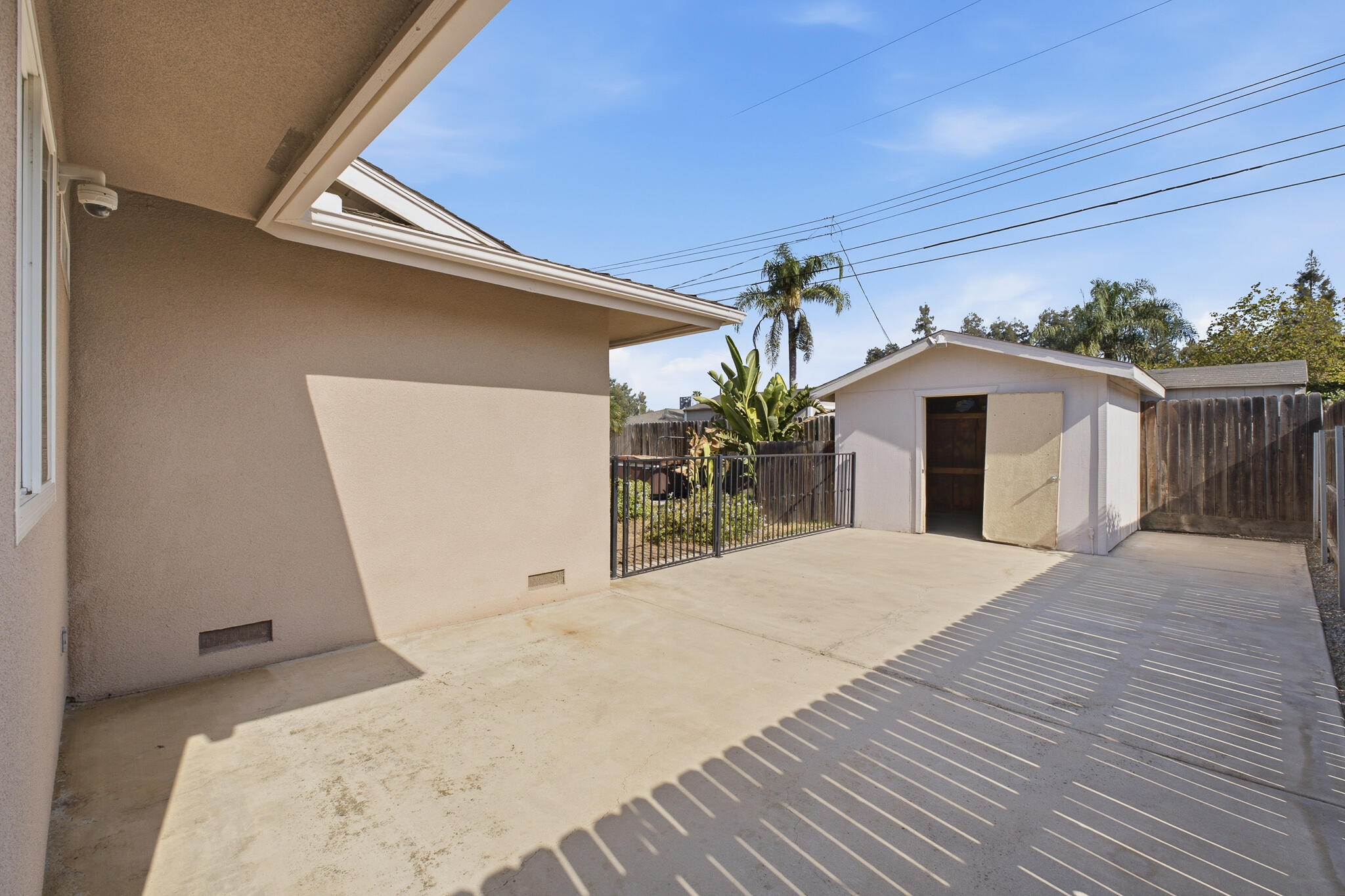 908 N Beatrice Dr, Tulare, CA 93274