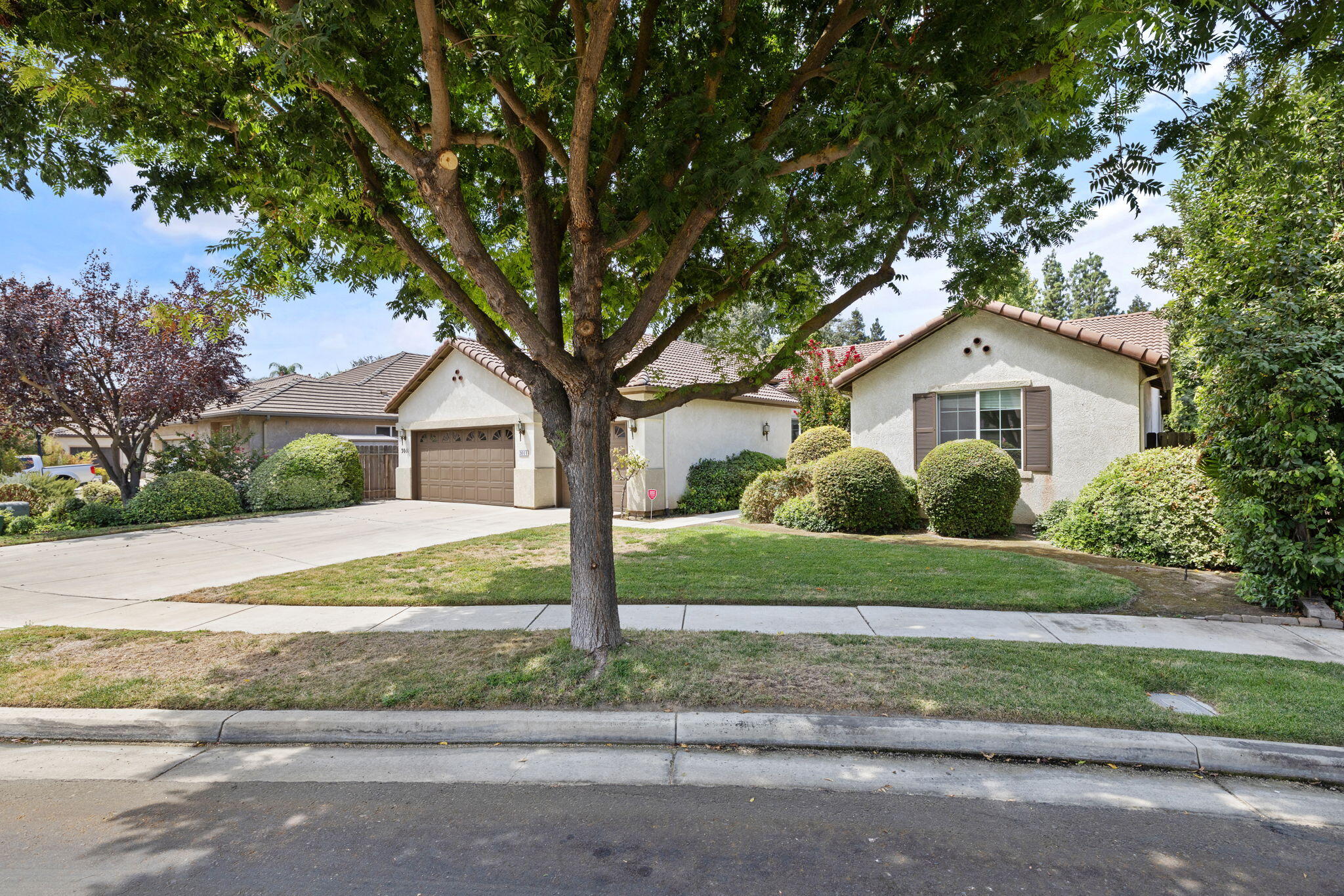 3011 S Tipton Ct, Visalia, CA 93292