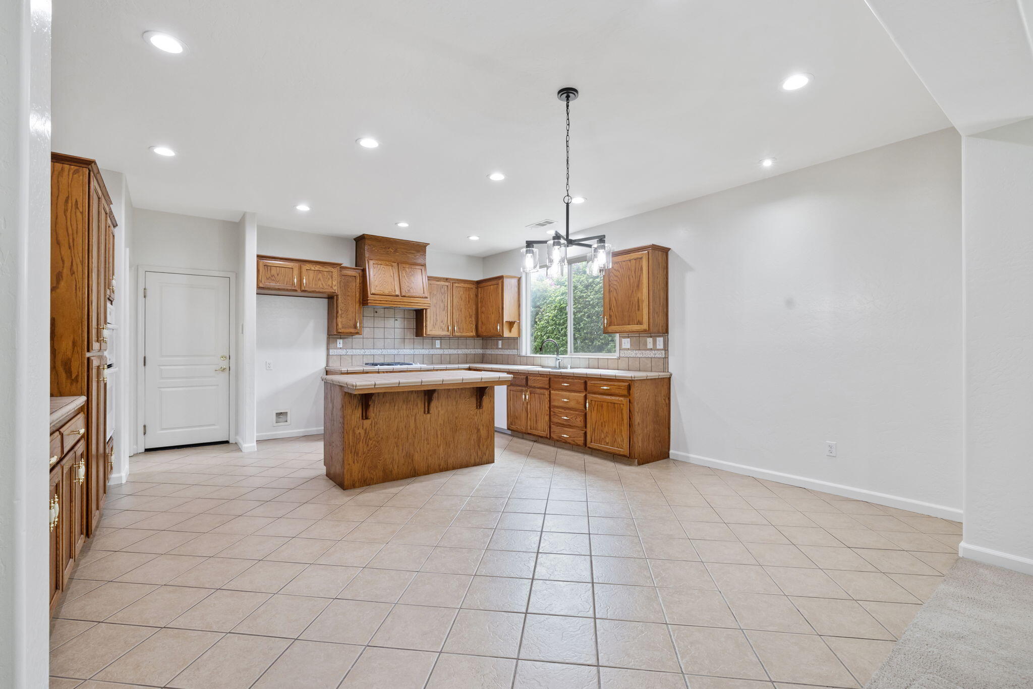 3011 S Tipton Ct, Visalia, CA 93292