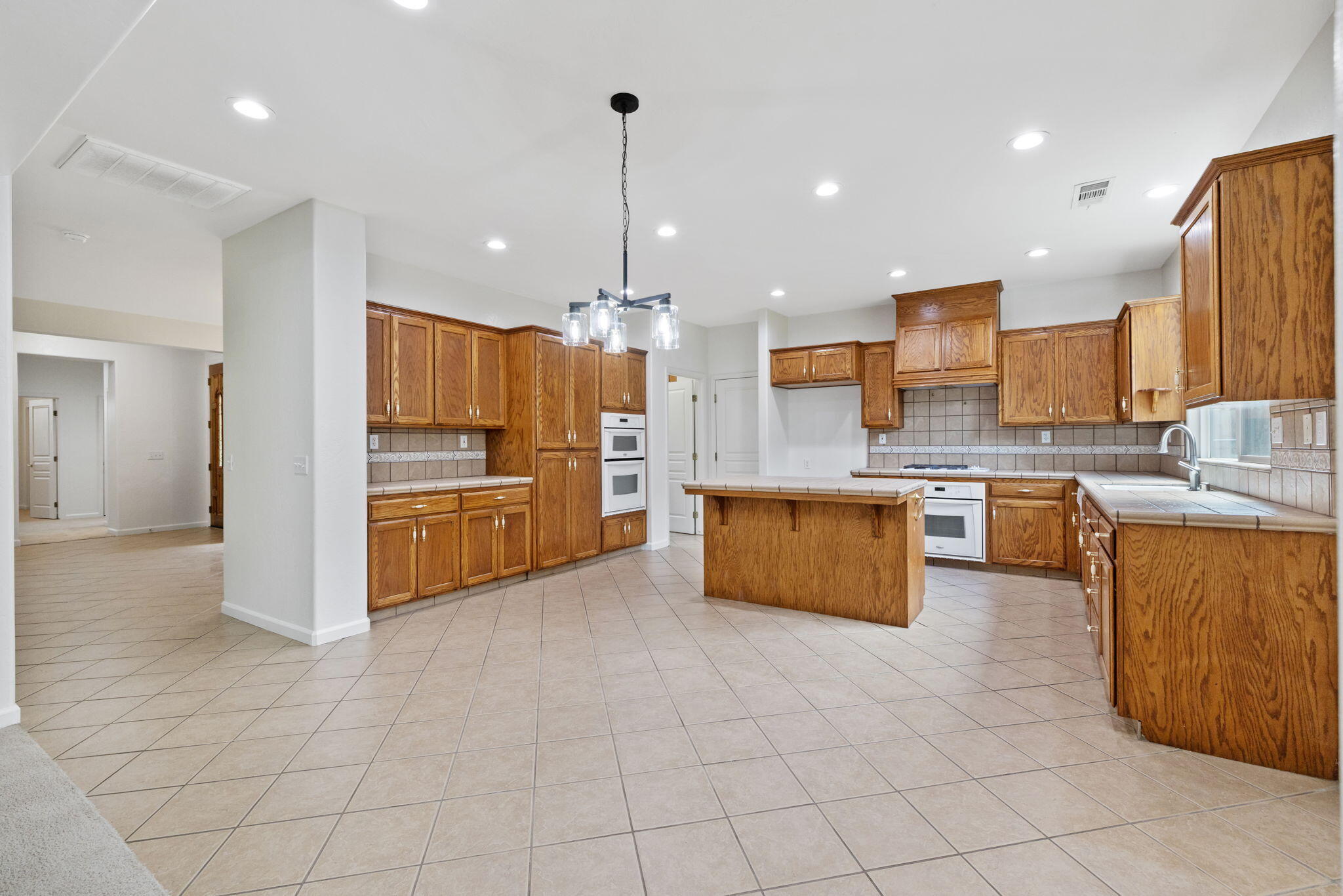 3011 S Tipton Ct, Visalia, CA 93292