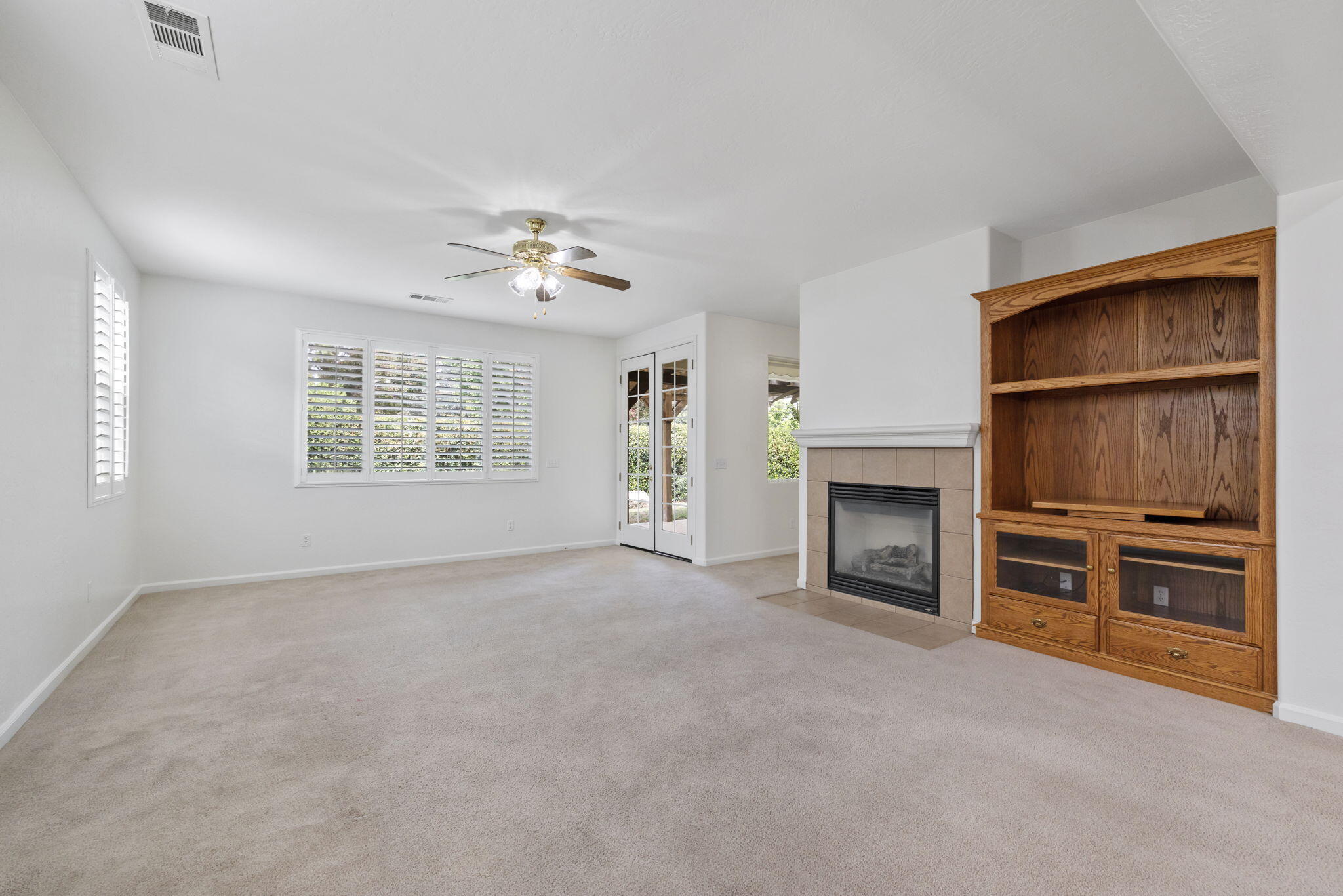 3011 S Tipton Ct, Visalia, CA 93292