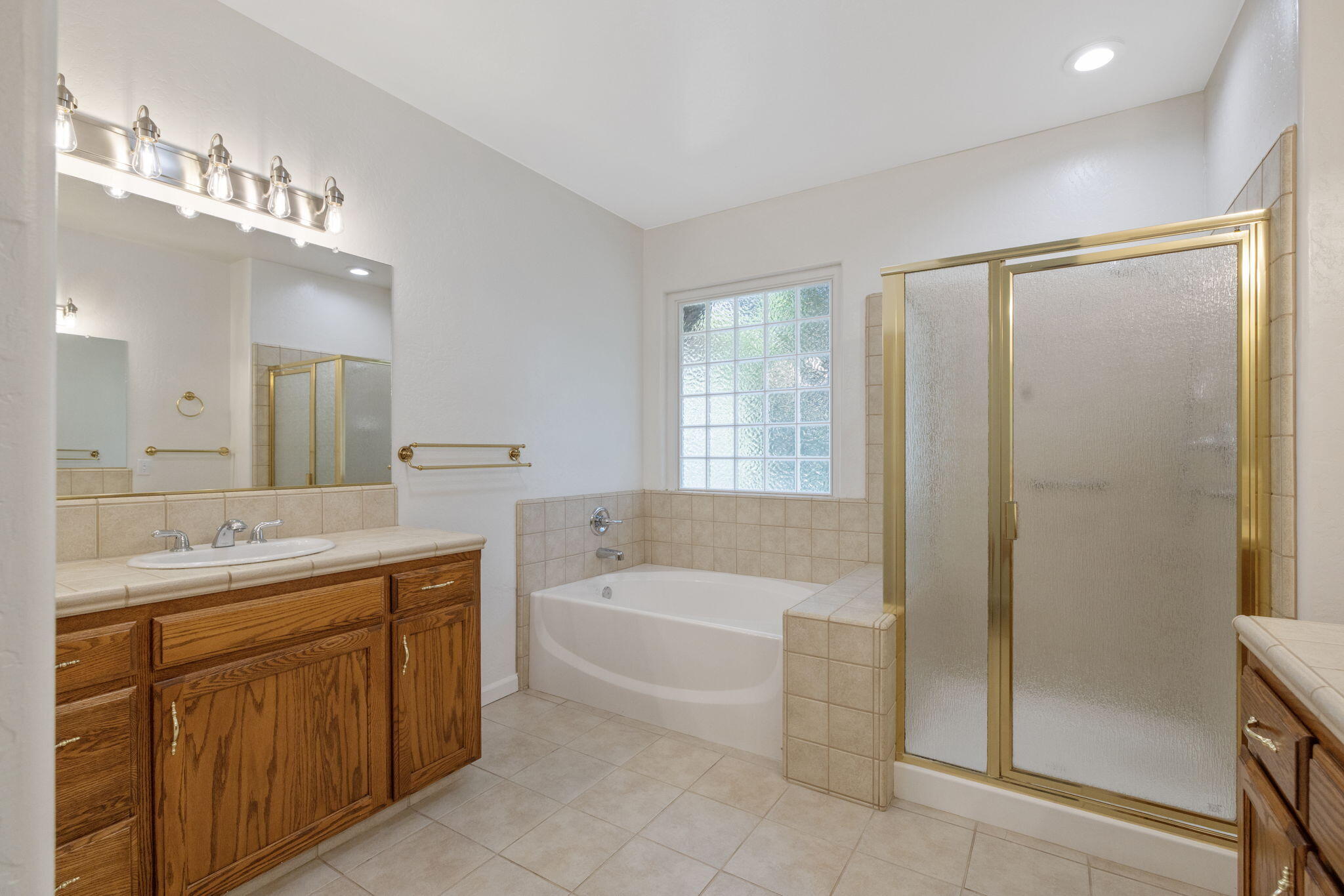 3011 S Tipton Ct, Visalia, CA 93292