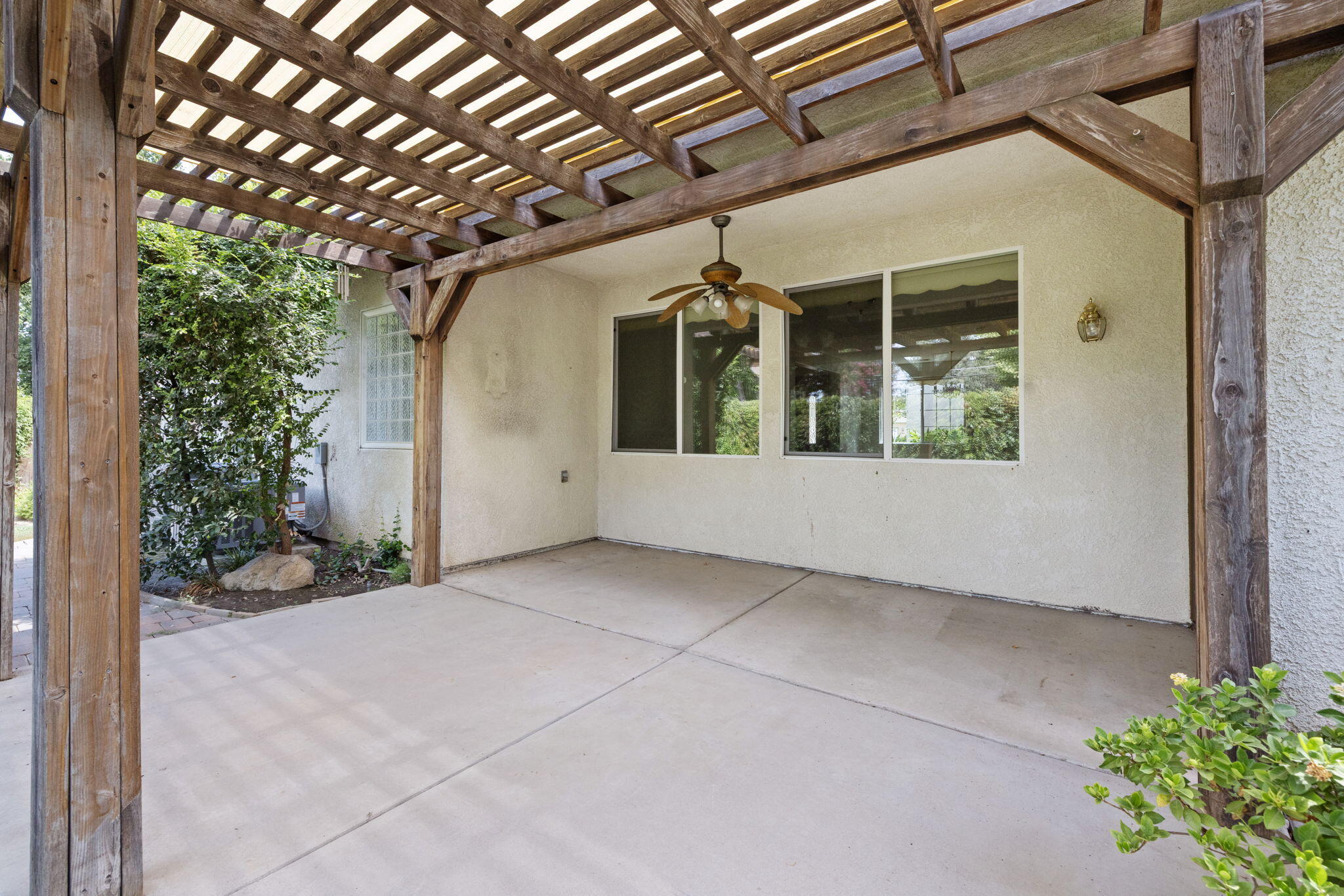 3011 S Tipton Ct, Visalia, CA 93292