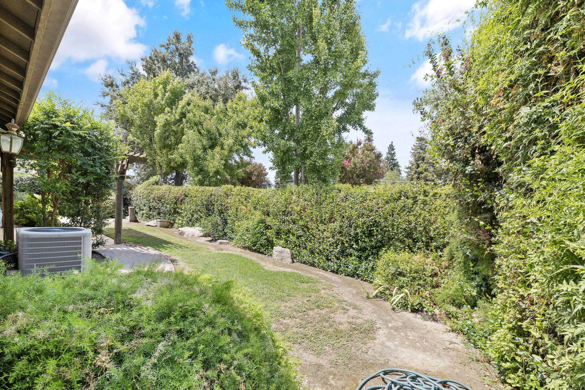 3011 S Tipton Ct, Visalia, CA 93292