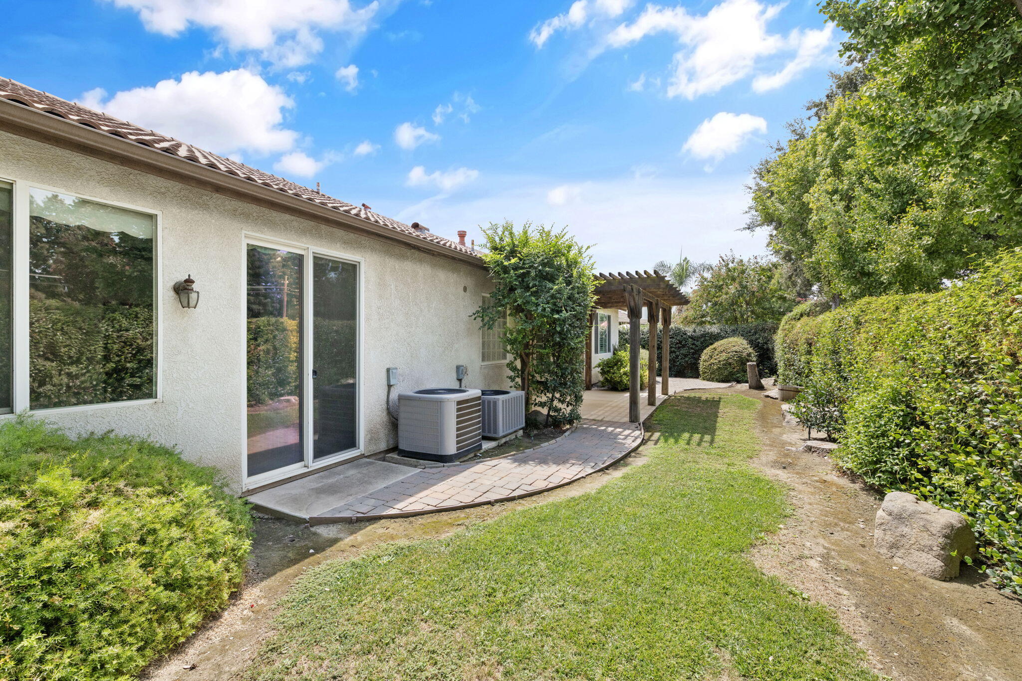 3011 S Tipton Ct, Visalia, CA 93292
