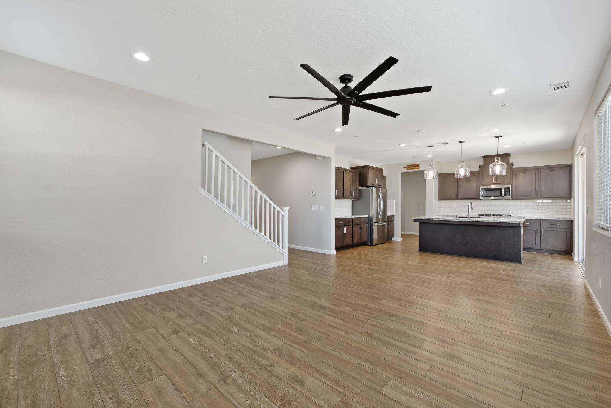 2802 Sand Hills Ave, Tulare, CA 93274
