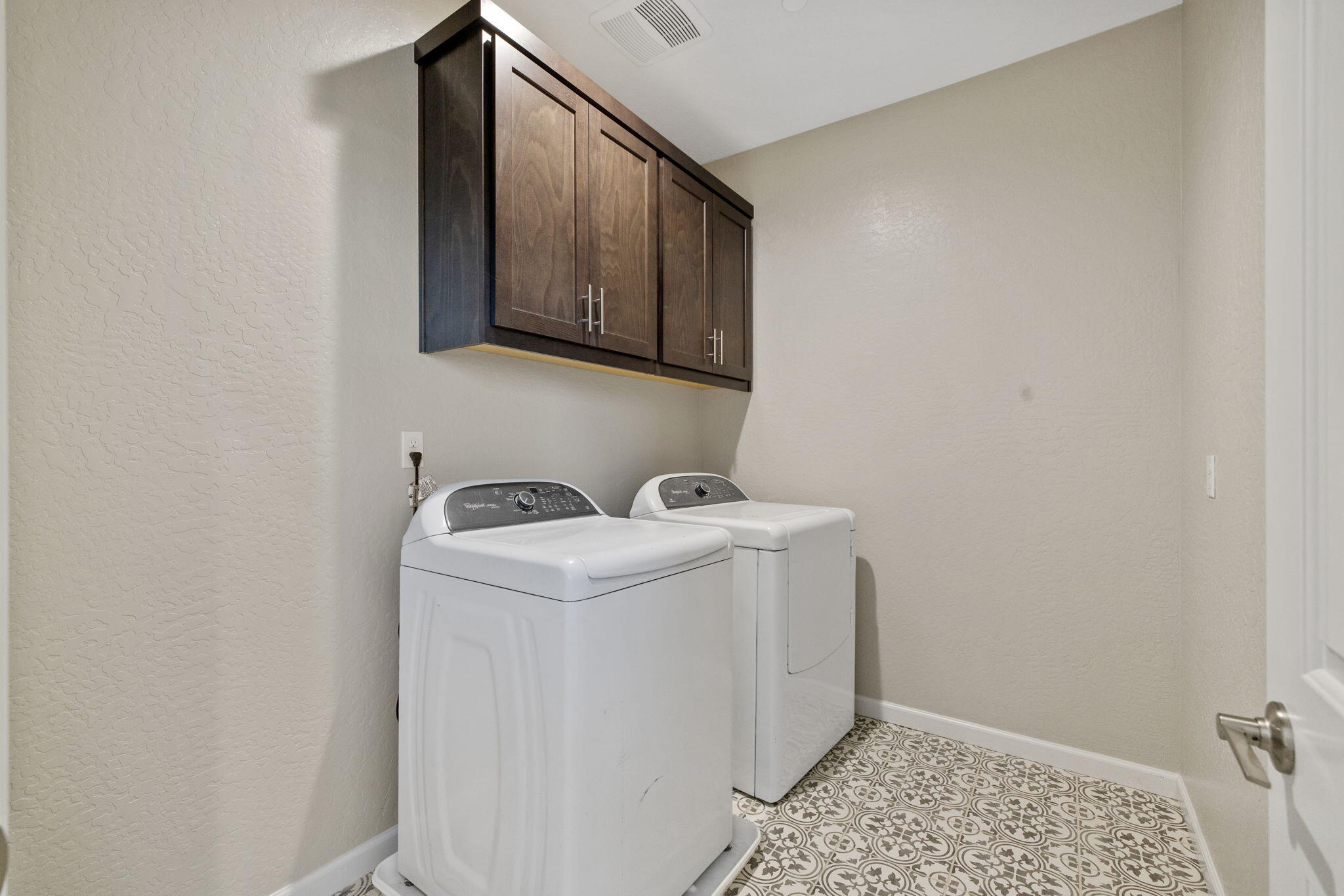 2802 Sand Hills Ave, Tulare, CA 93274