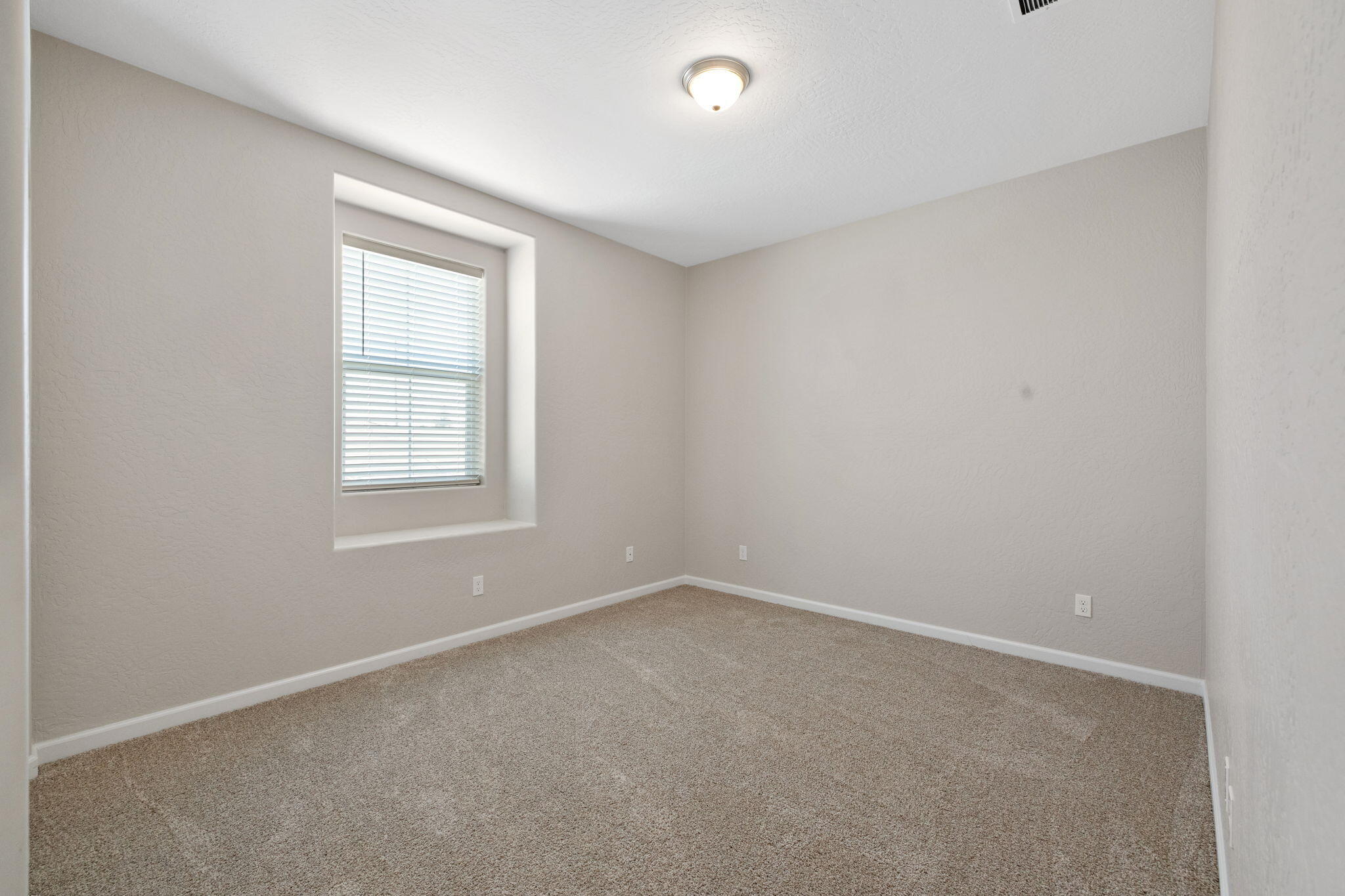 2802 Sand Hills Ave, Tulare, CA 93274