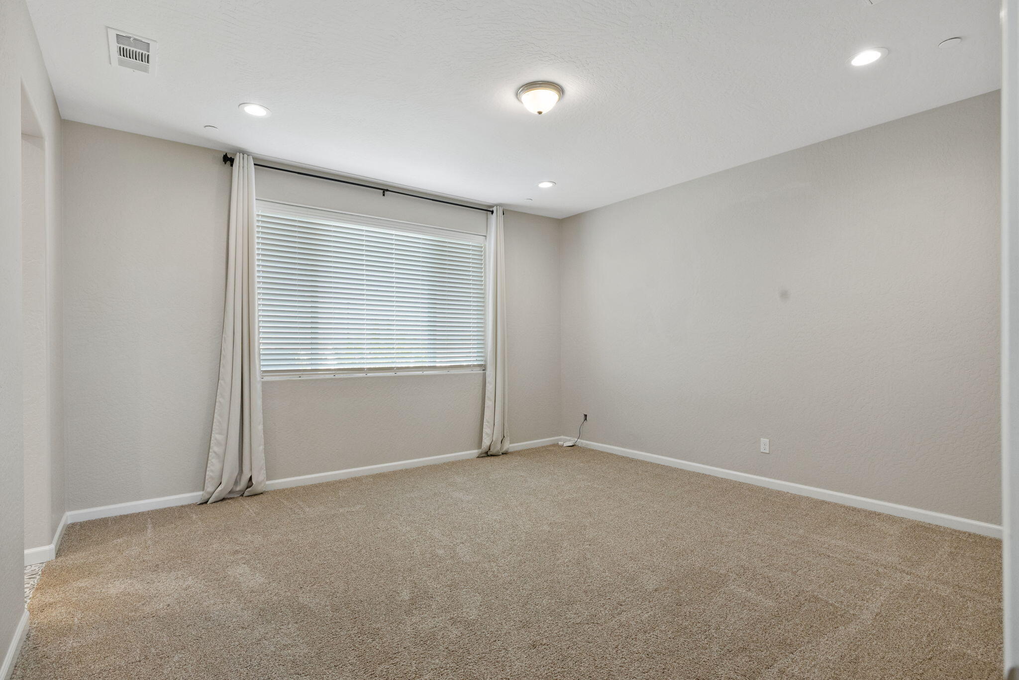 2802 Sand Hills Ave, Tulare, CA 93274