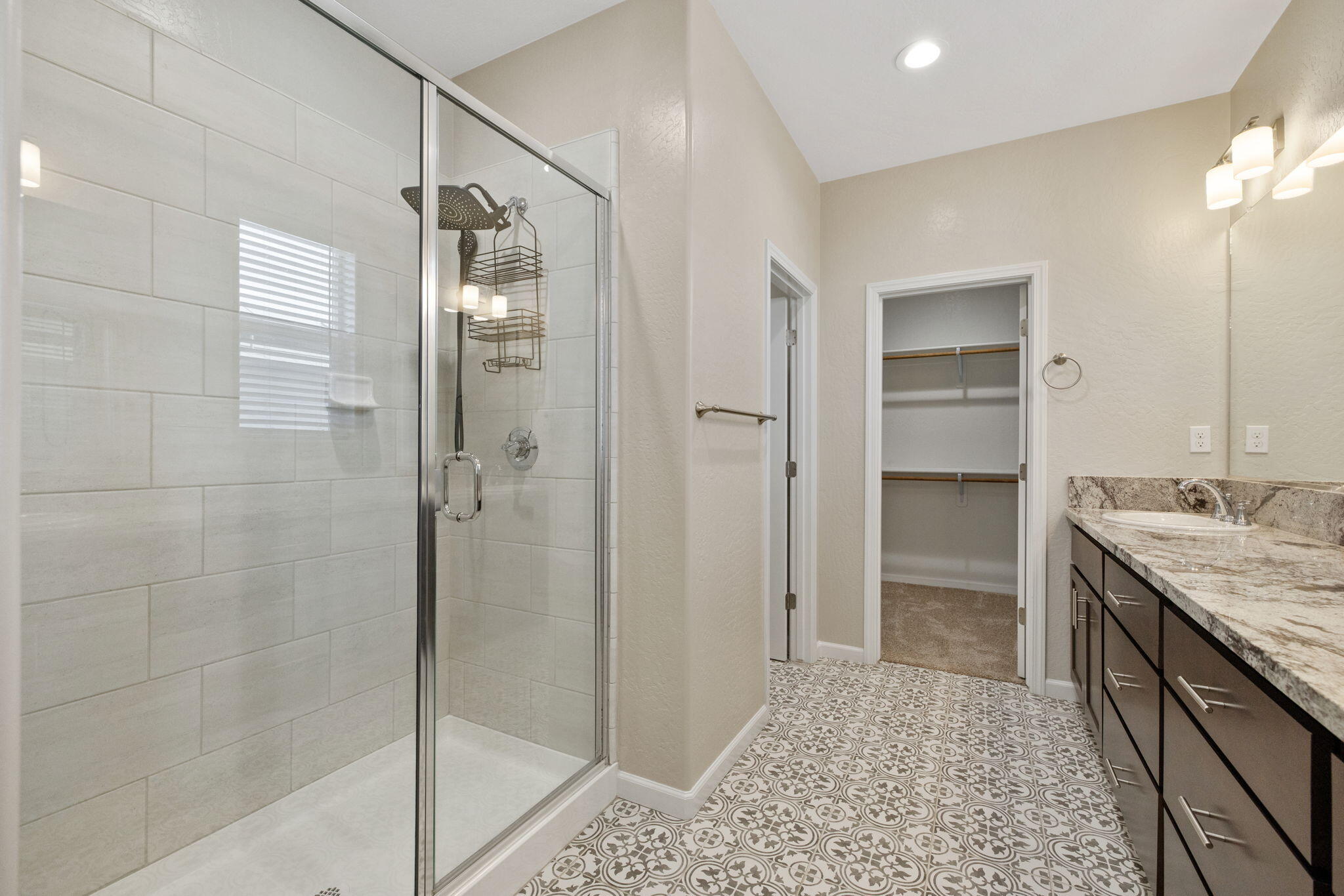 2802 Sand Hills Ave, Tulare, CA 93274