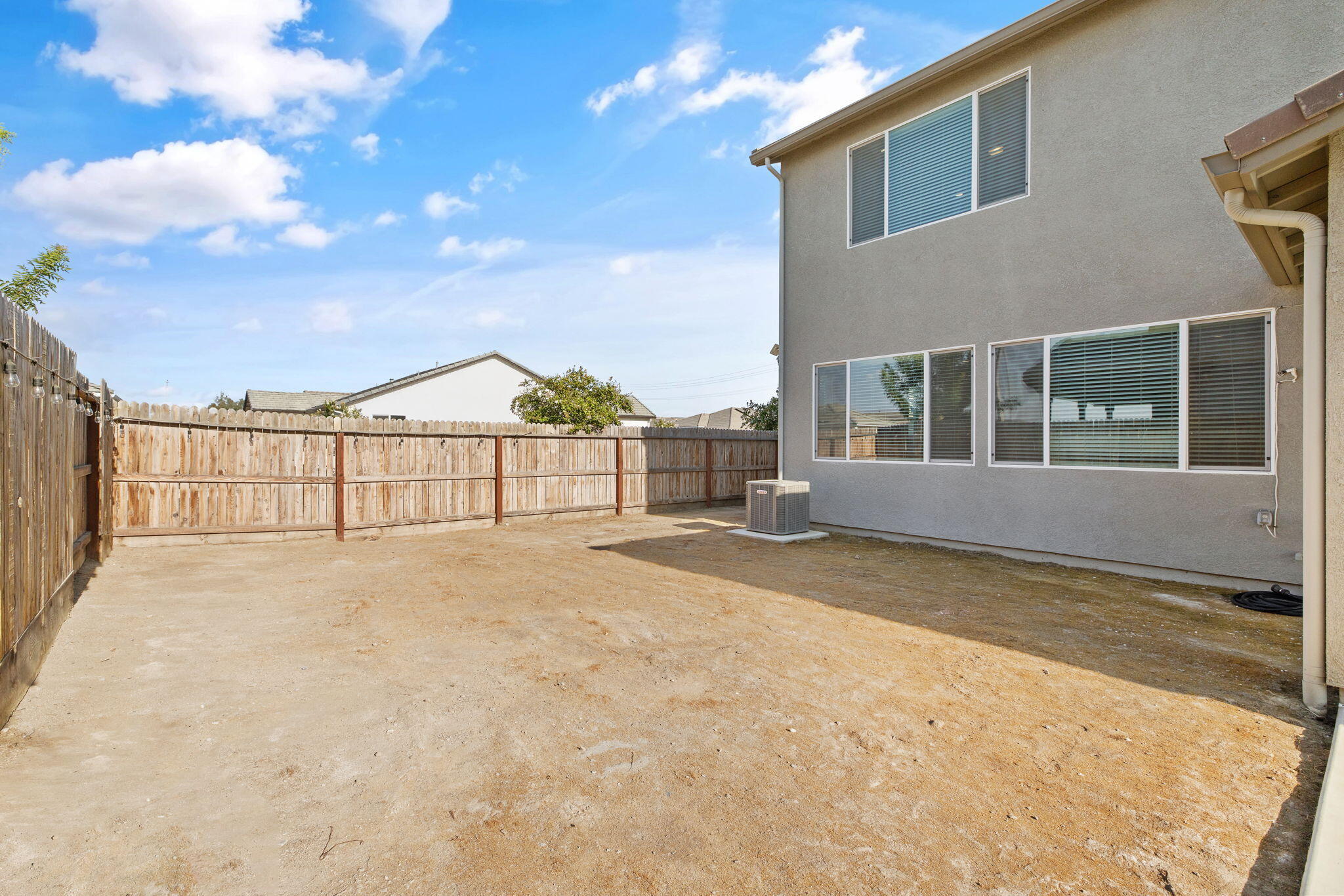 2802 Sand Hills Ave, Tulare, CA 93274
