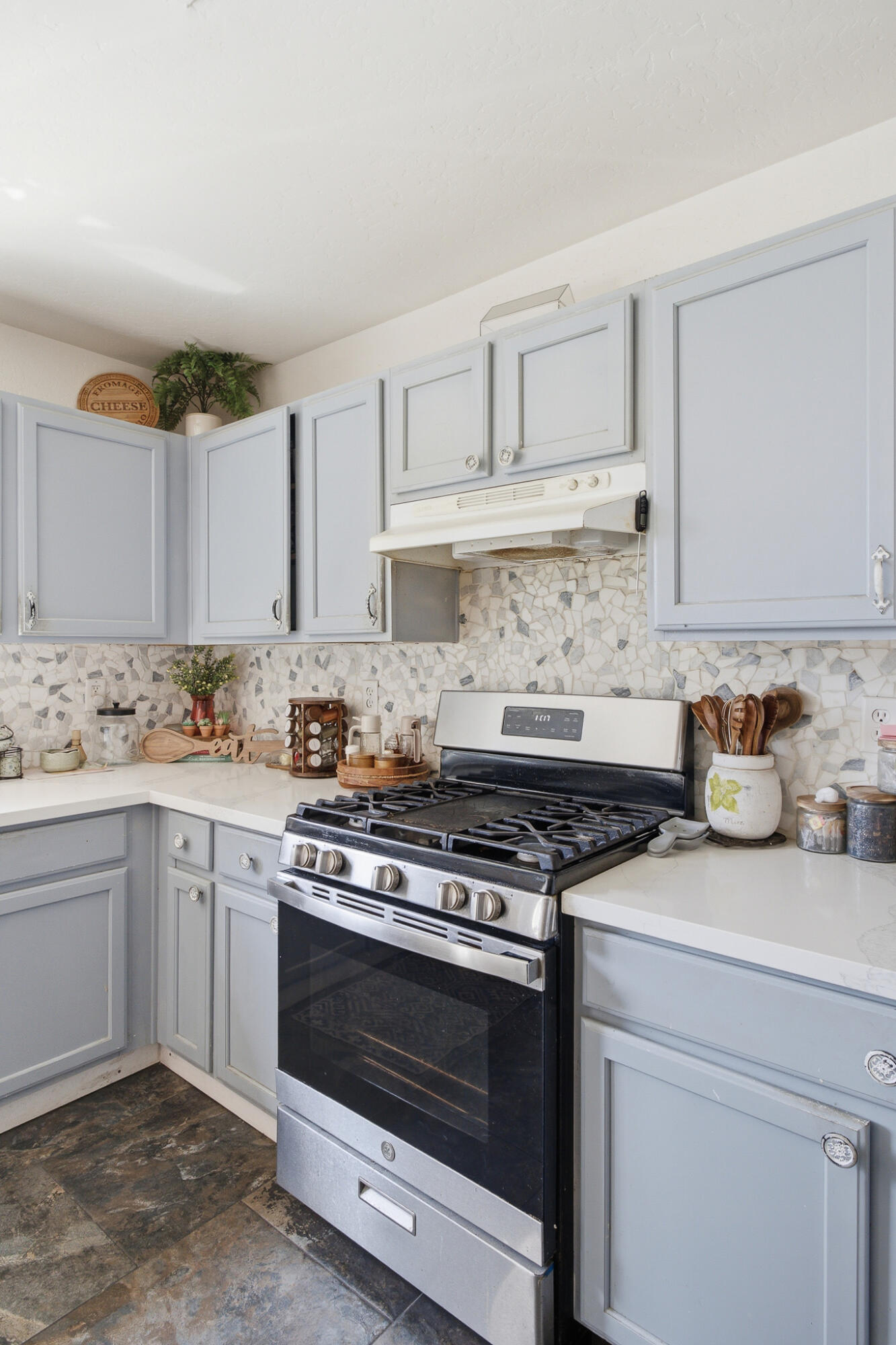 3031 W Payson Ave, Visalia, CA 93291