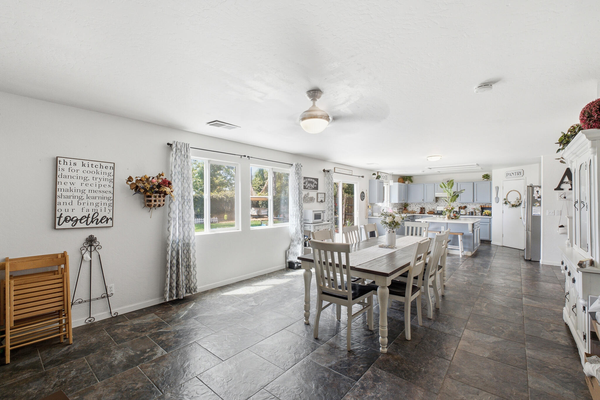 3031 W Payson Ave, Visalia, CA 93291