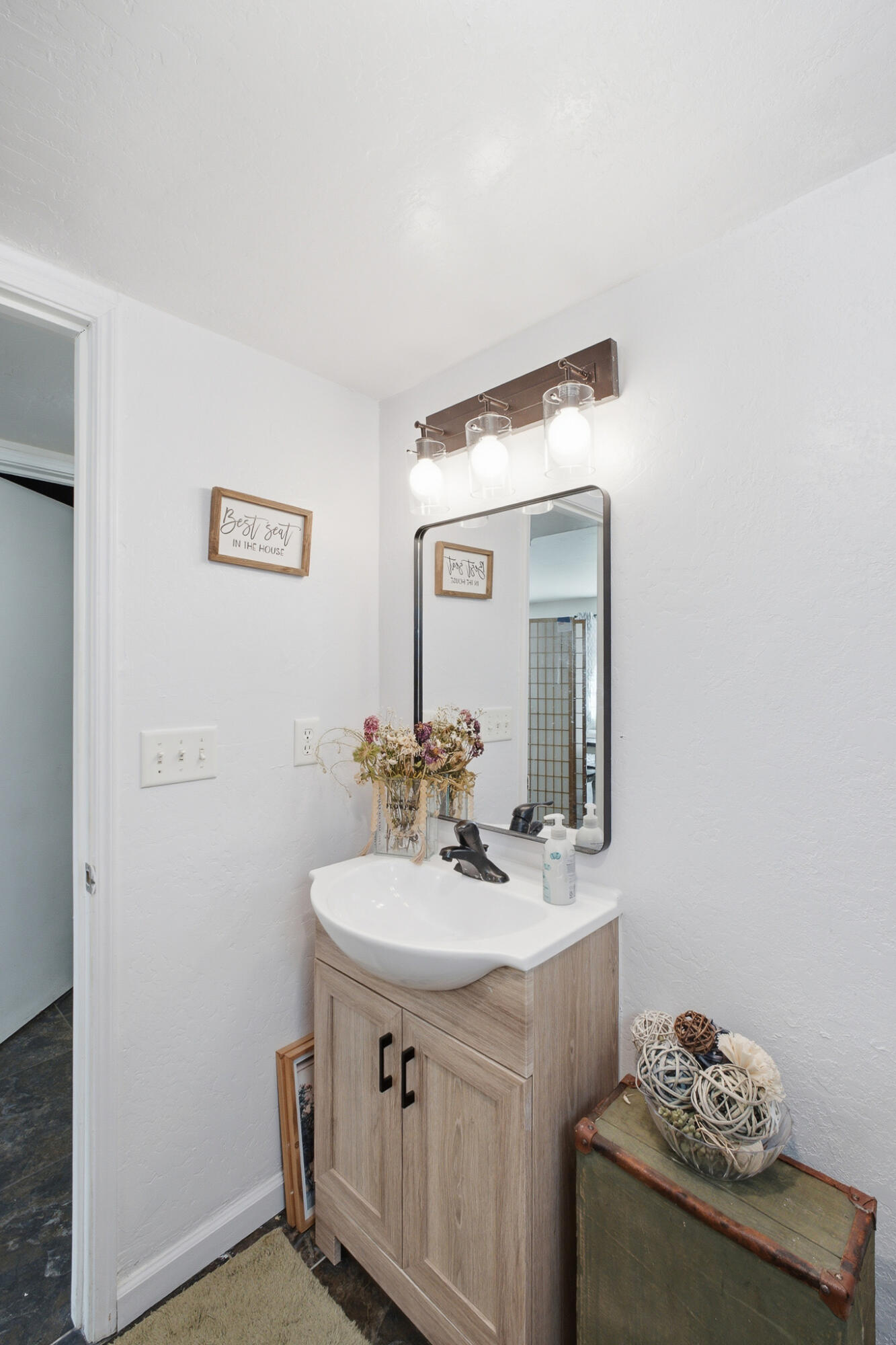 3031 W Payson Ave, Visalia, CA 93291