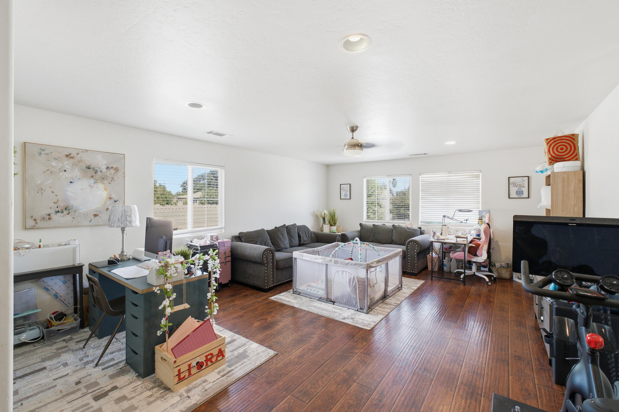 3031 W Payson Ave, Visalia, CA 93291