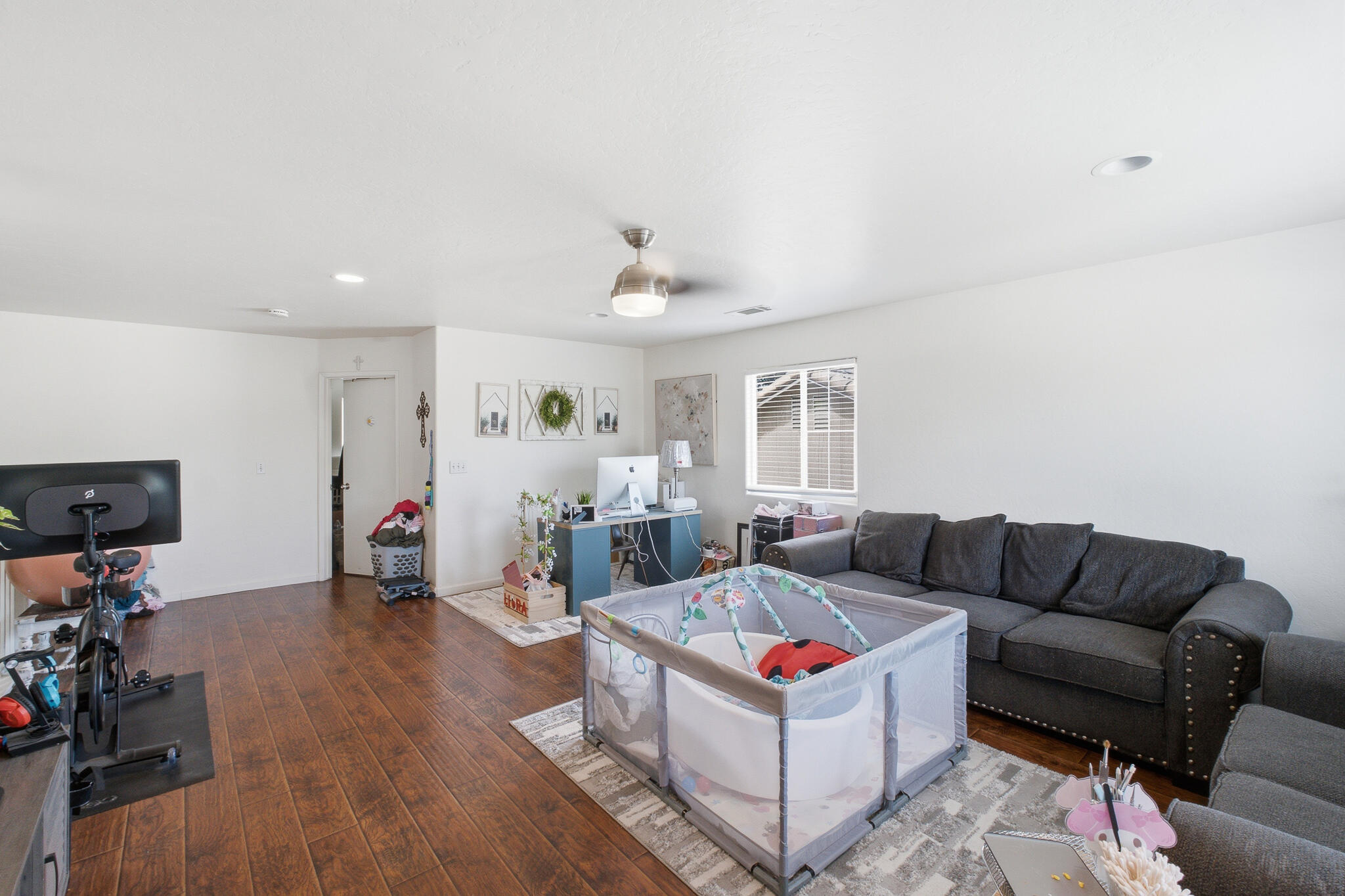 3031 W Payson Ave, Visalia, CA 93291