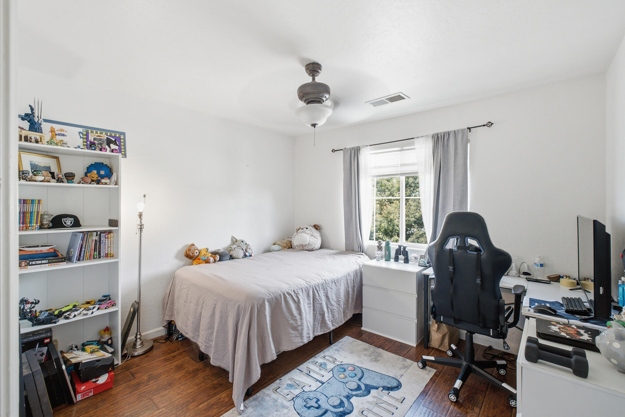 3031 W Payson Ave, Visalia, CA 93291