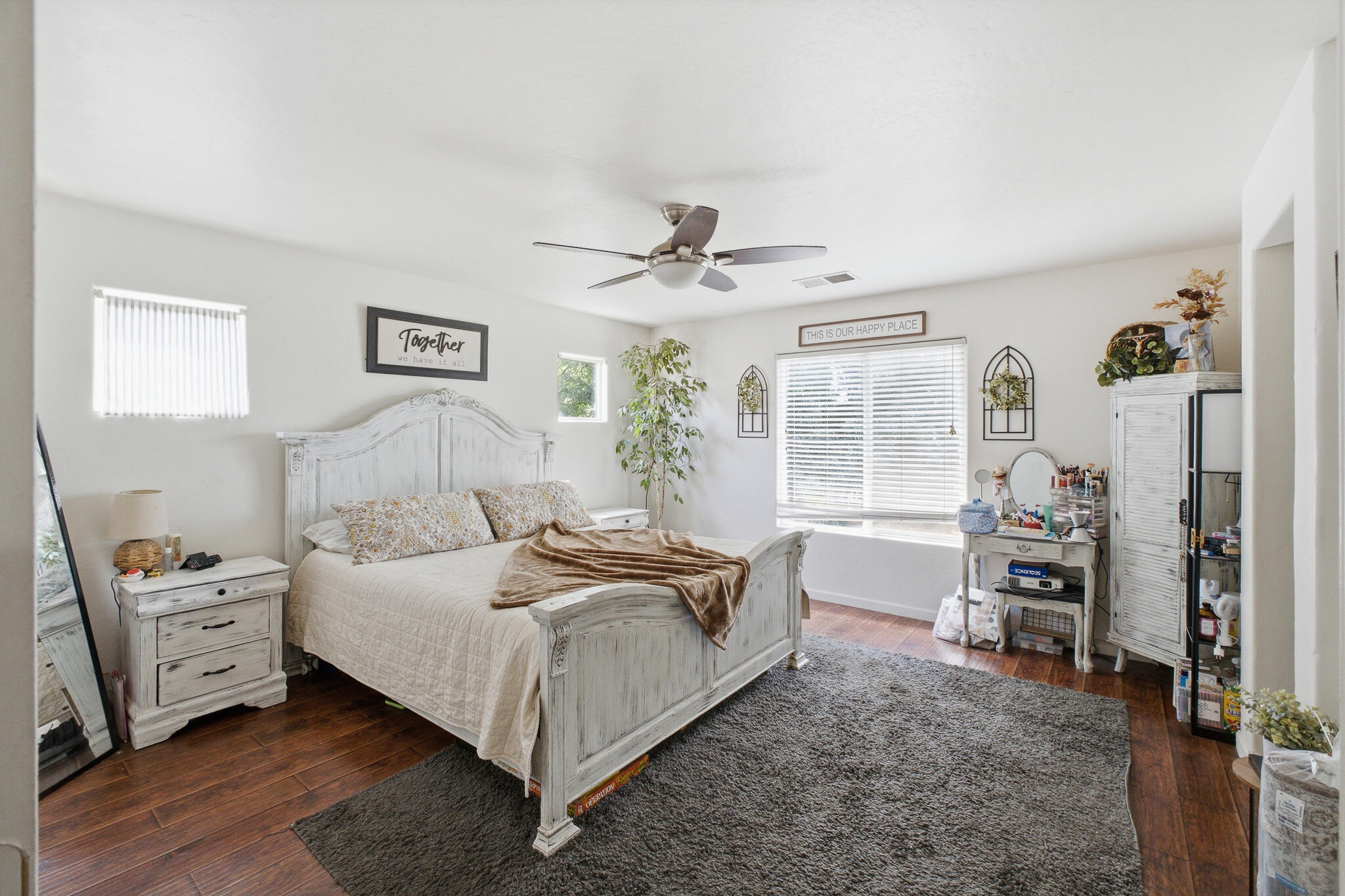 3031 W Payson Ave, Visalia, CA 93291