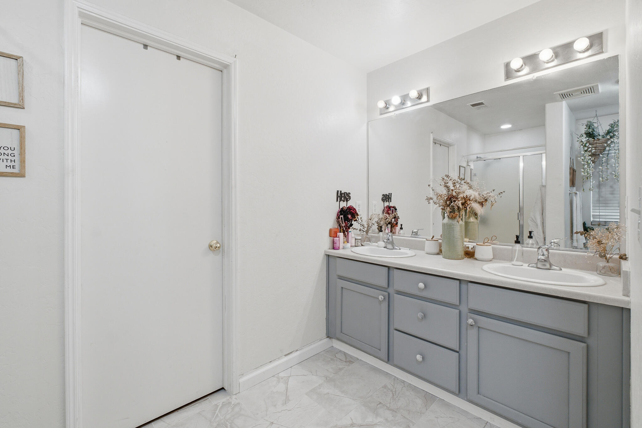 3031 W Payson Ave, Visalia, CA 93291