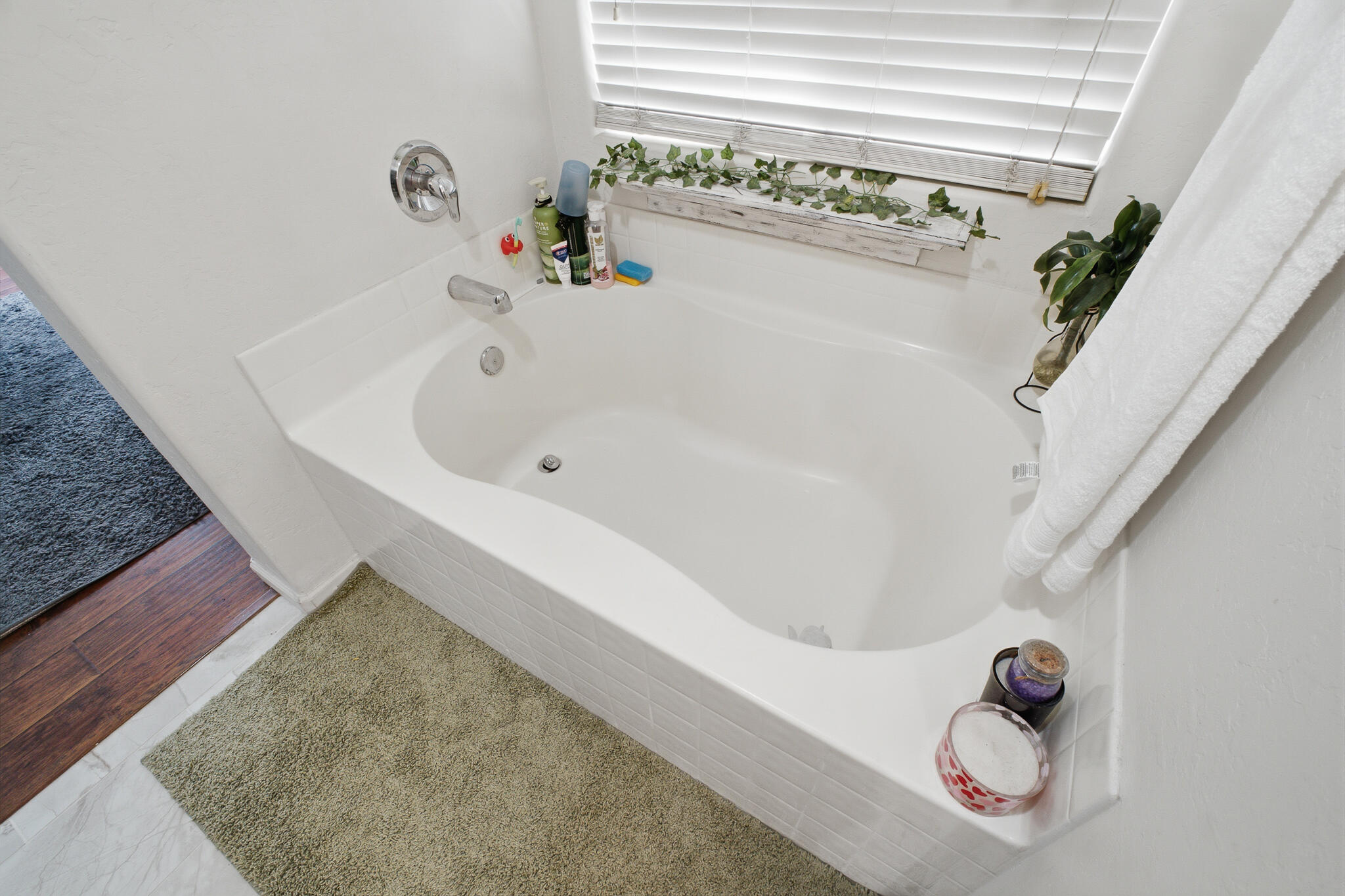 3031 W Payson Ave, Visalia, CA 93291