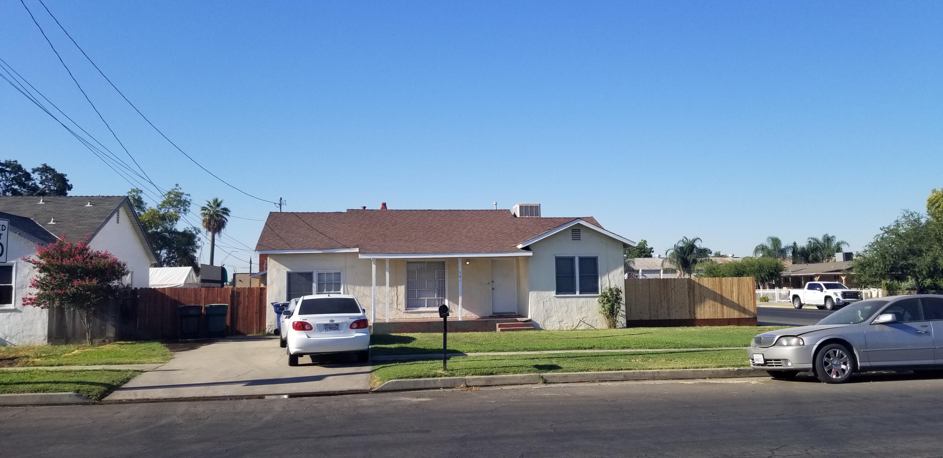 761 W Kern Ave, Tulare, CA 93274