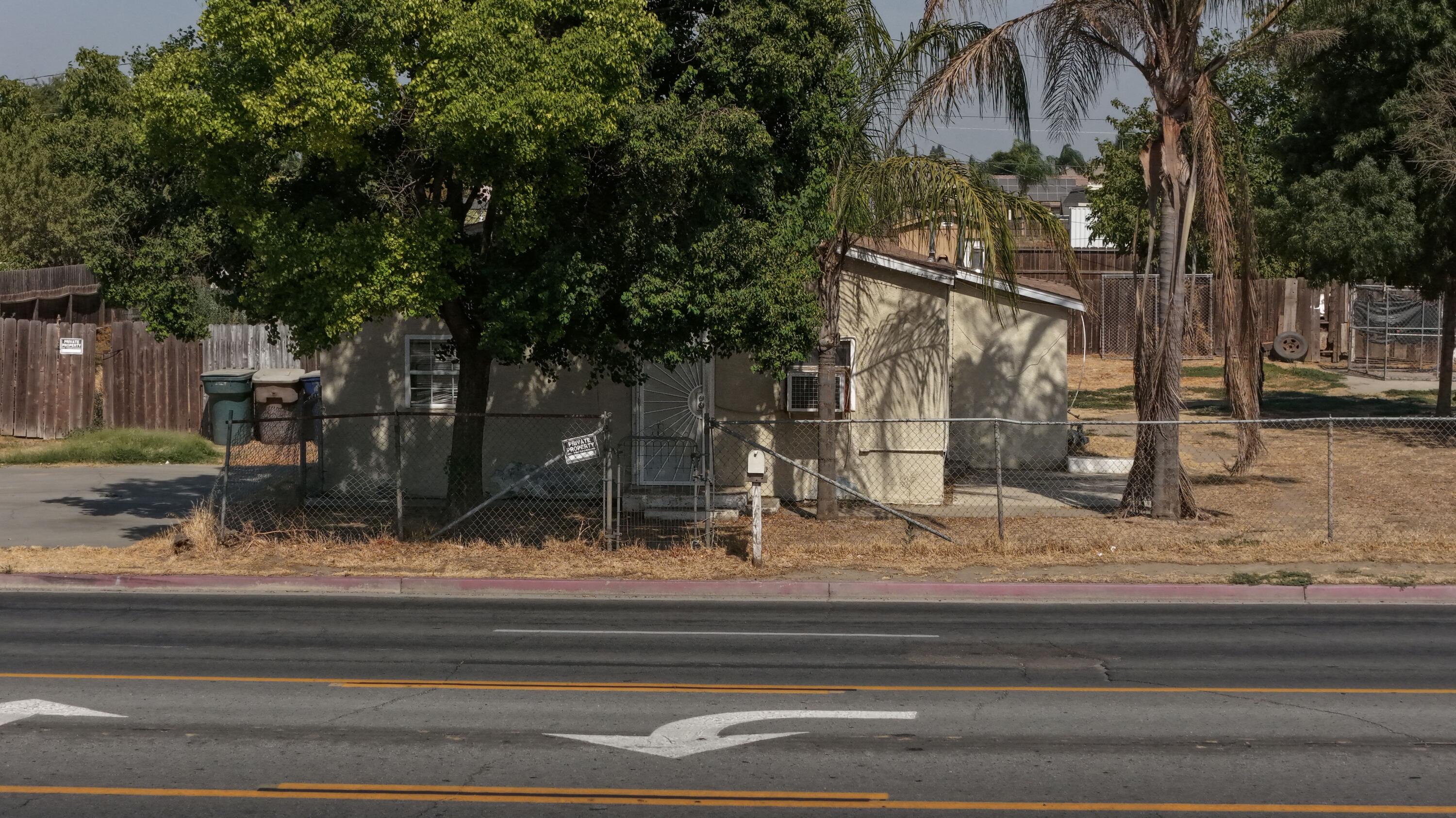 272 S Mooney Blvd, Tulare, CA 93274