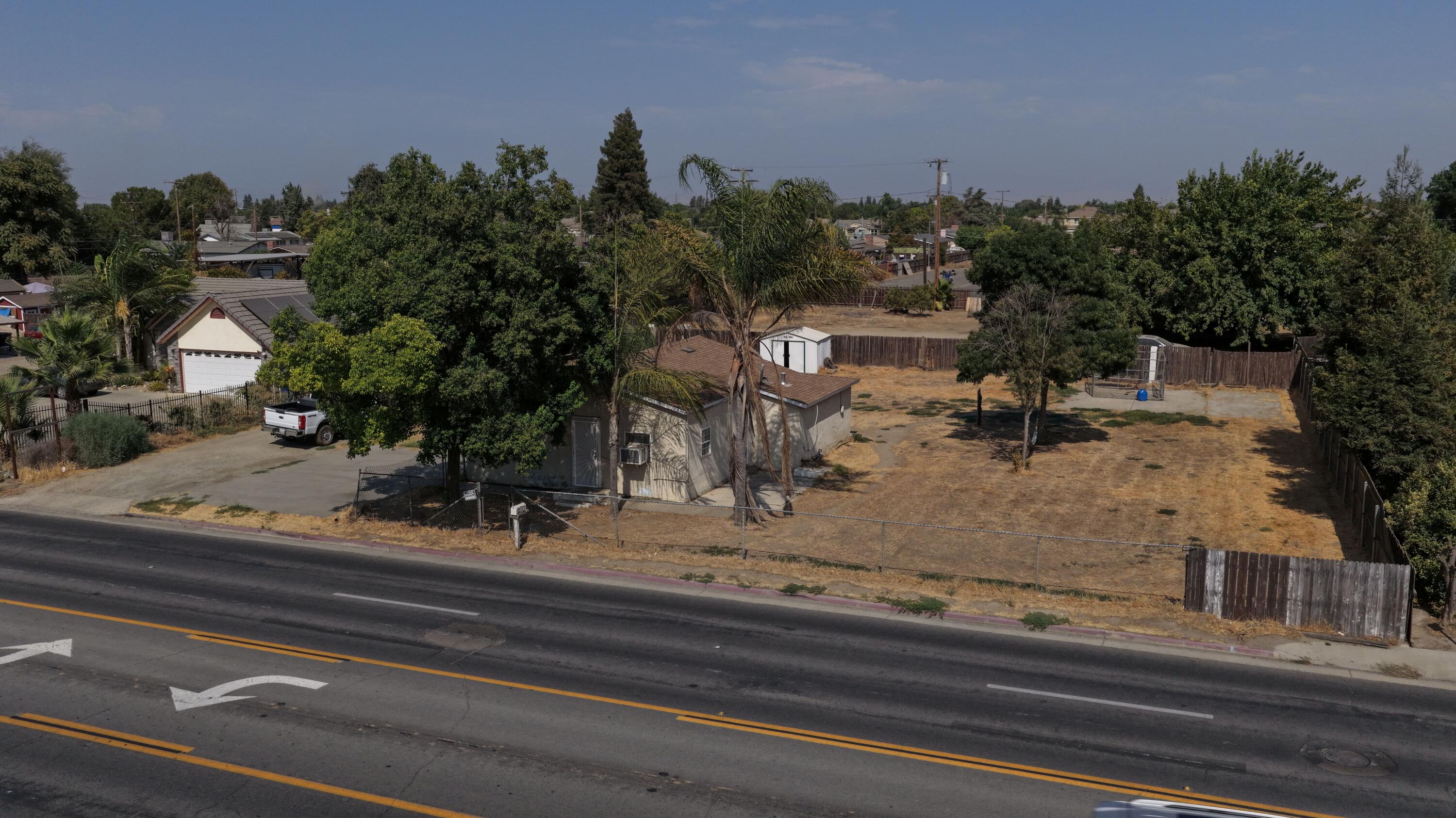 272 S Mooney Blvd, Tulare, CA 93274