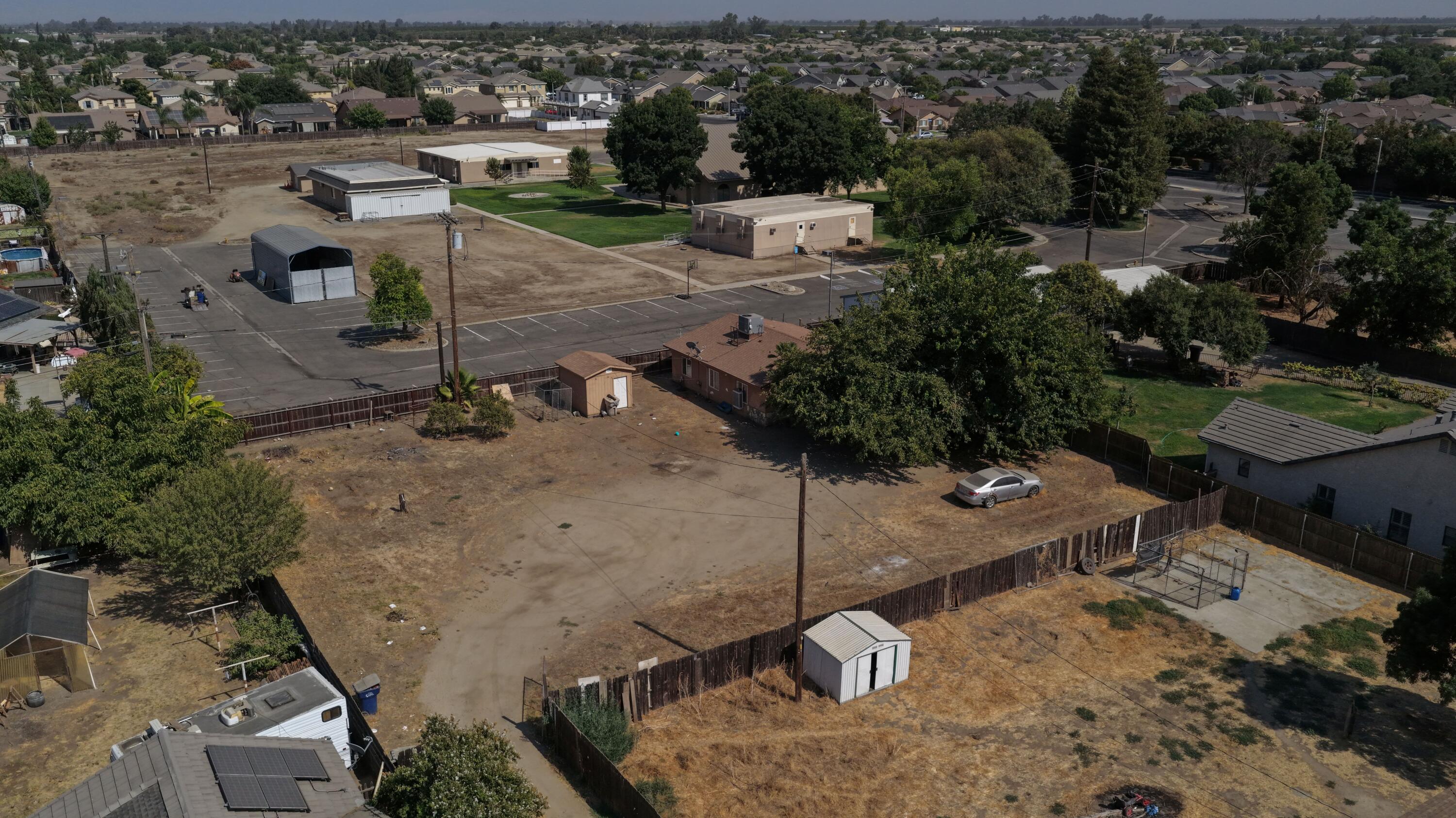 272 S Mooney Blvd, Tulare, CA 93274