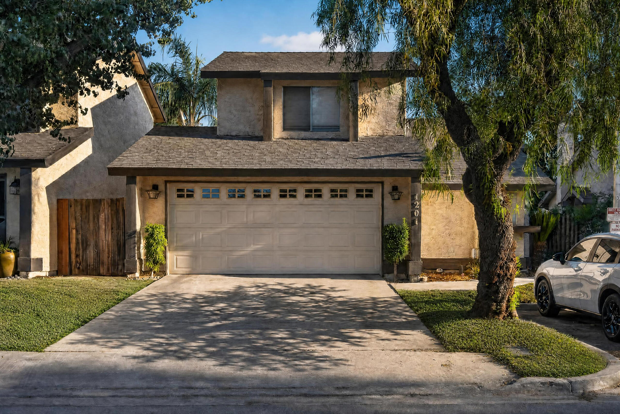 1201 E Ferguson Ave, Visalia, CA 93292