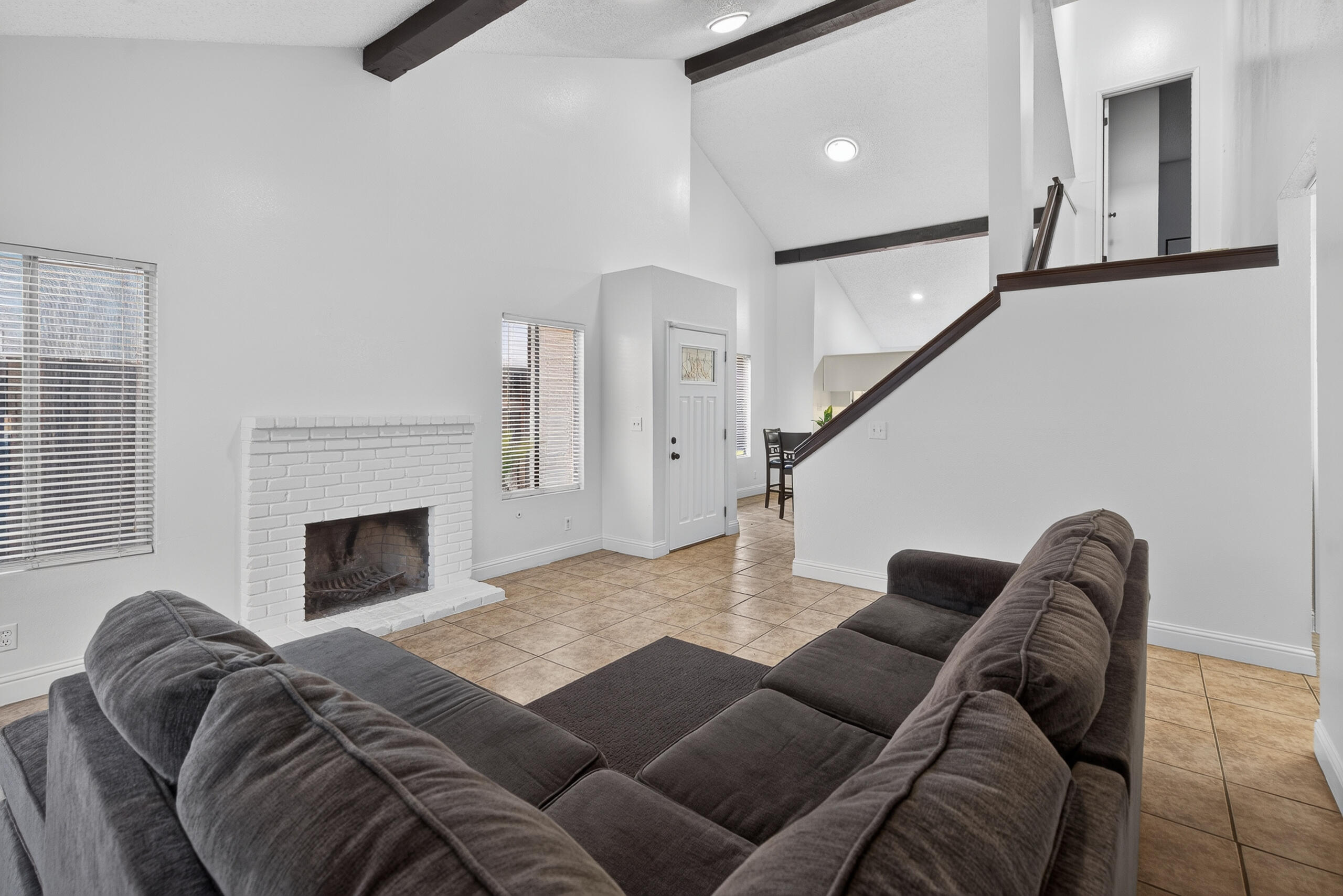 1201 E Ferguson Ave, Visalia, CA 93292