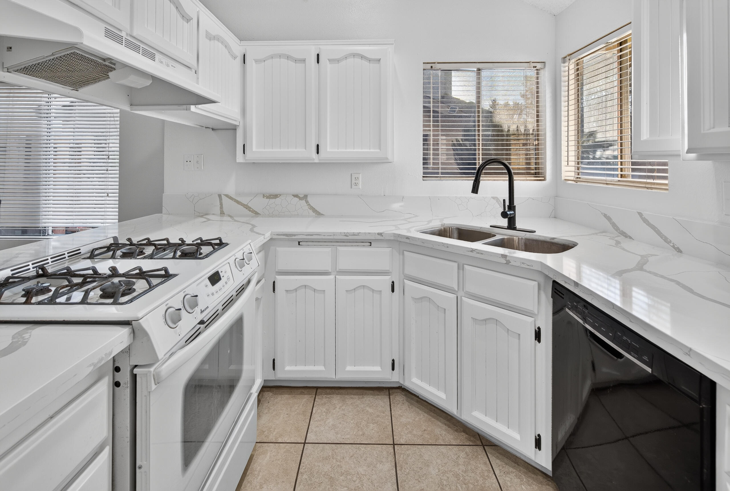 1201 E Ferguson Ave, Visalia, CA 93292