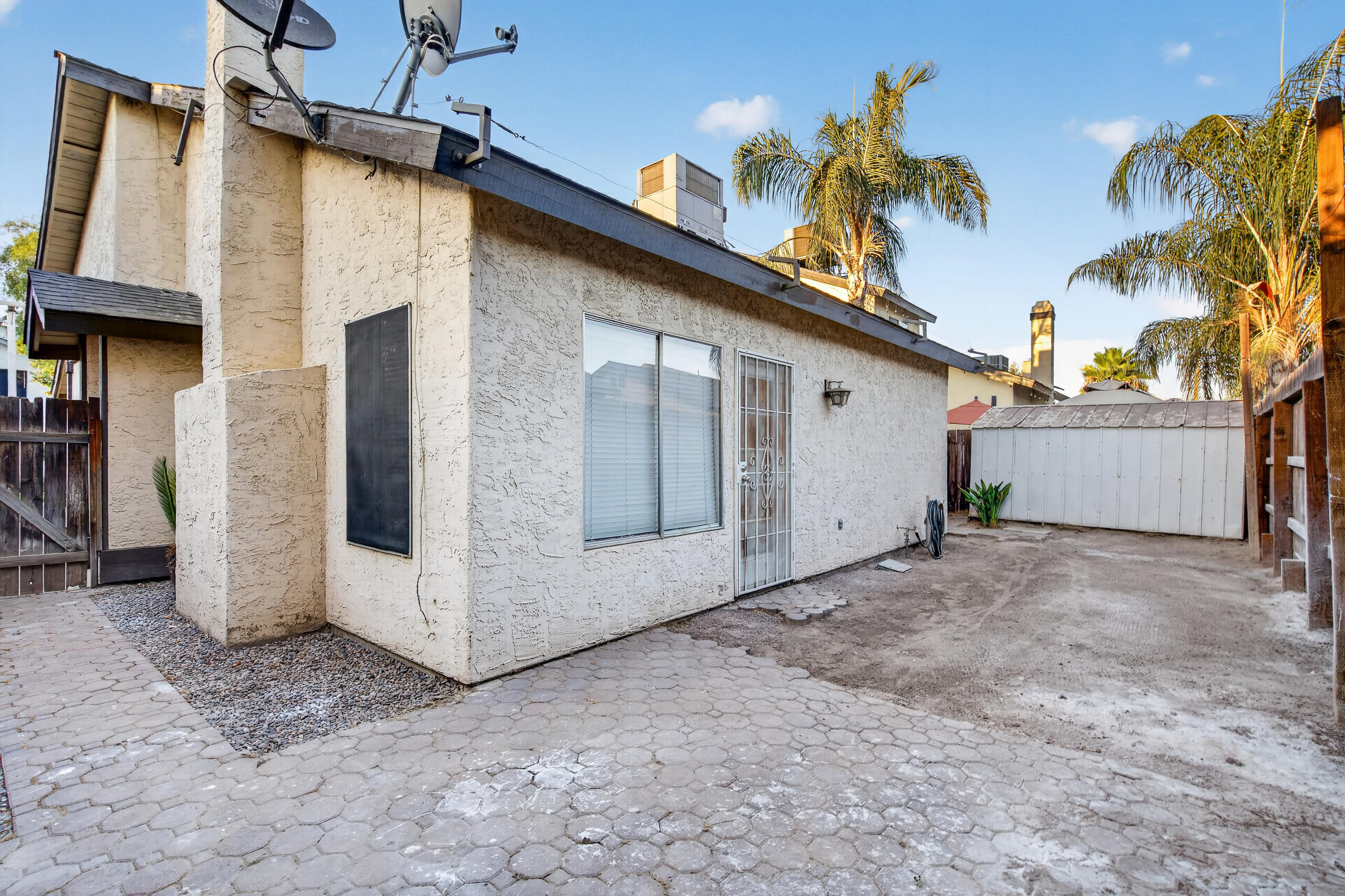 1201 E Ferguson Ave, Visalia, CA 93292