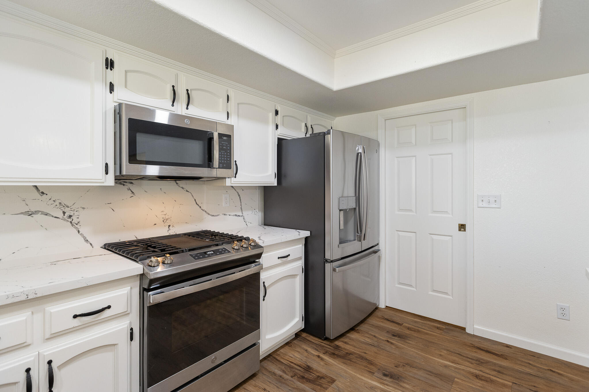 1646 Bel Aire Ave, Porterville, CA 93257