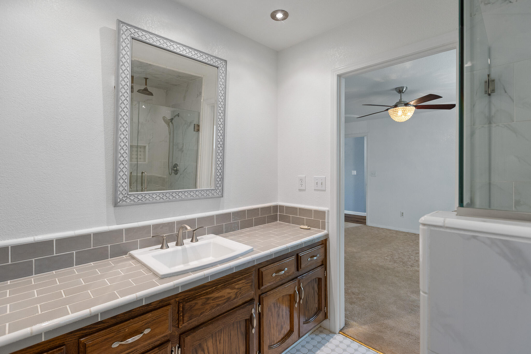 1646 Bel Aire Ave, Porterville, CA 93257