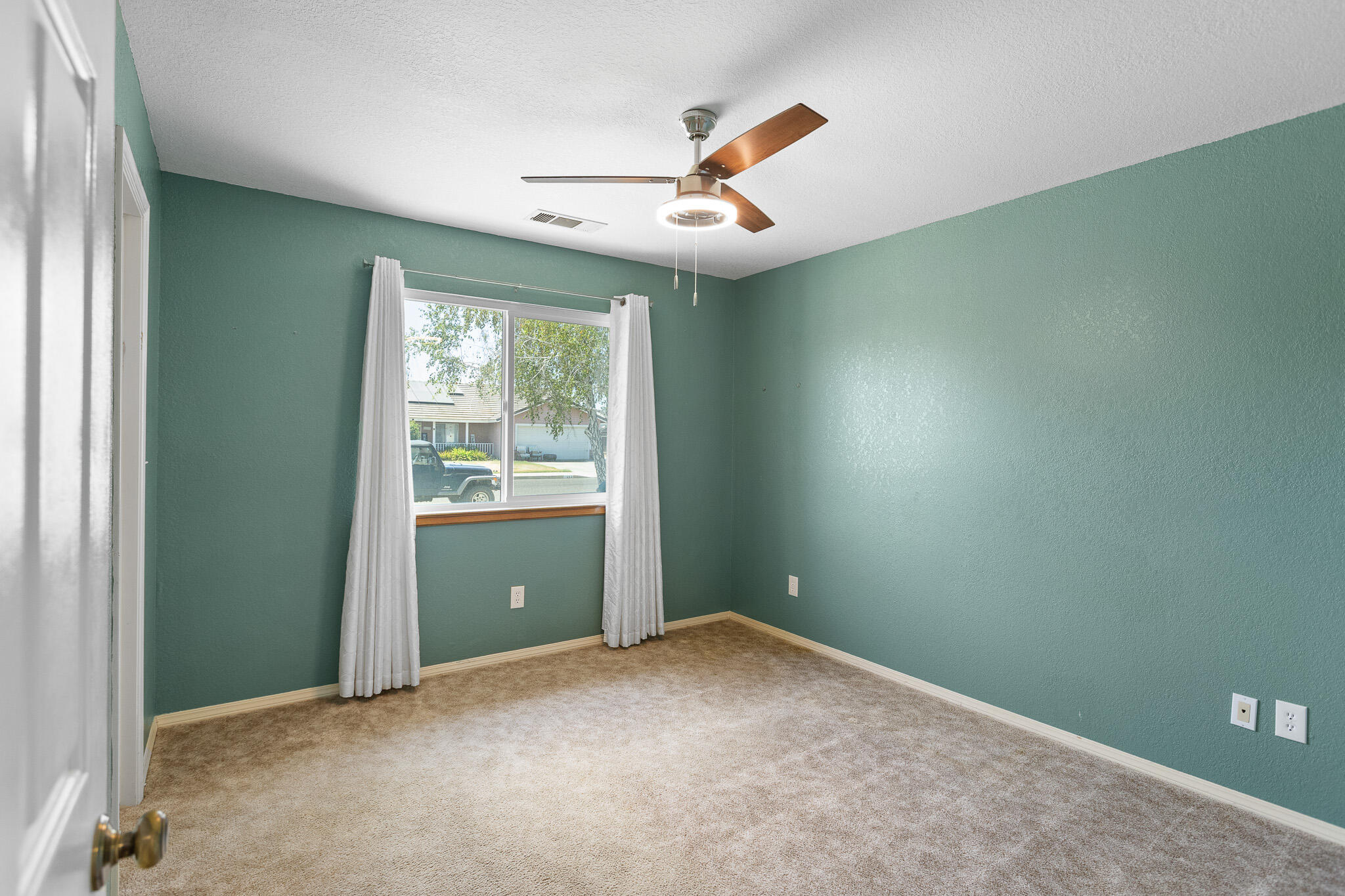 1646 Bel Aire Ave, Porterville, CA 93257