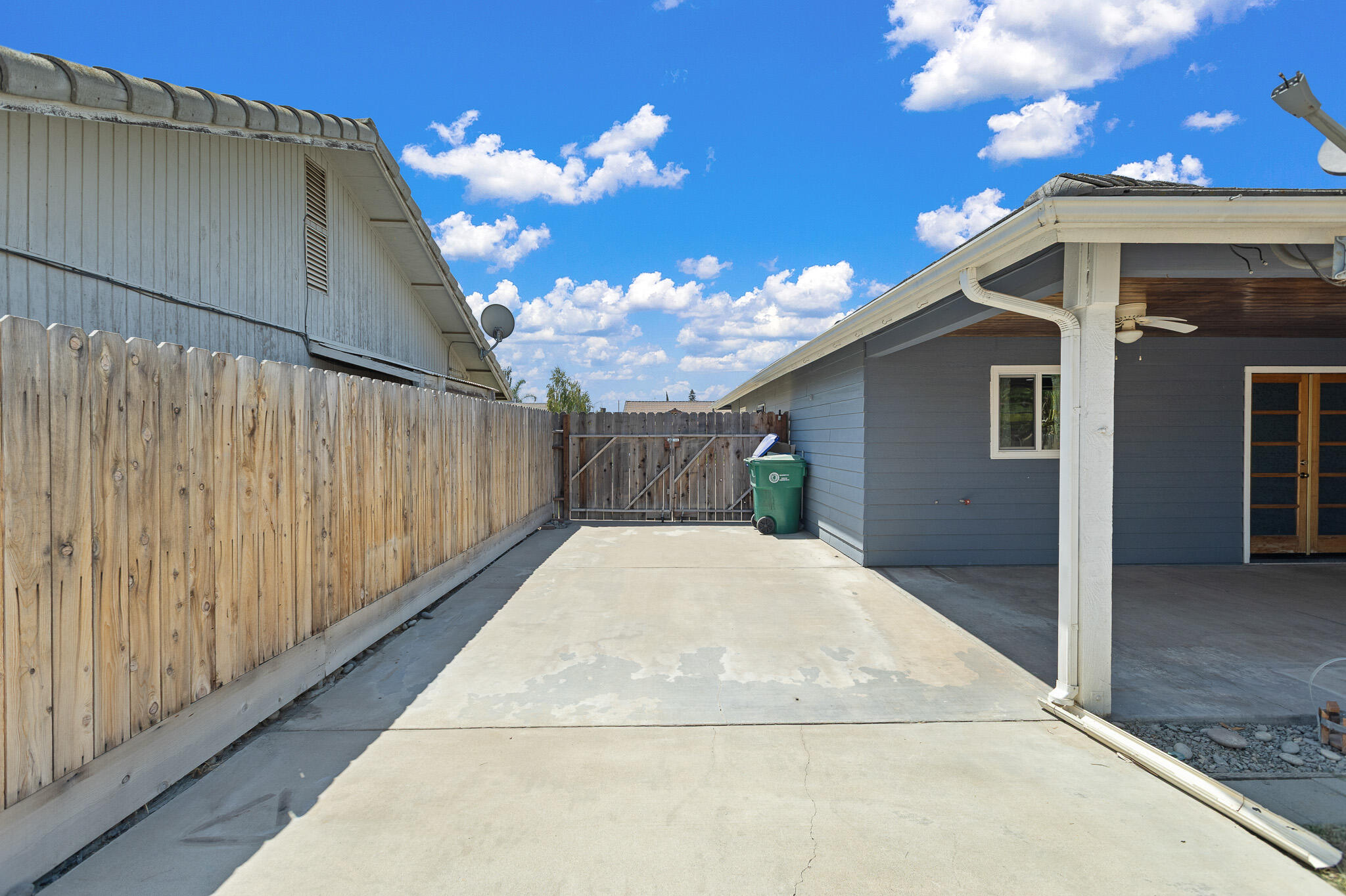 1646 Bel Aire Ave, Porterville, CA 93257