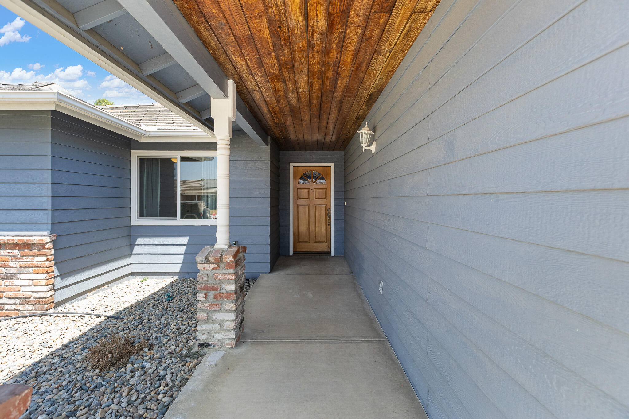 1646 Bel Aire Ave, Porterville, CA 93257