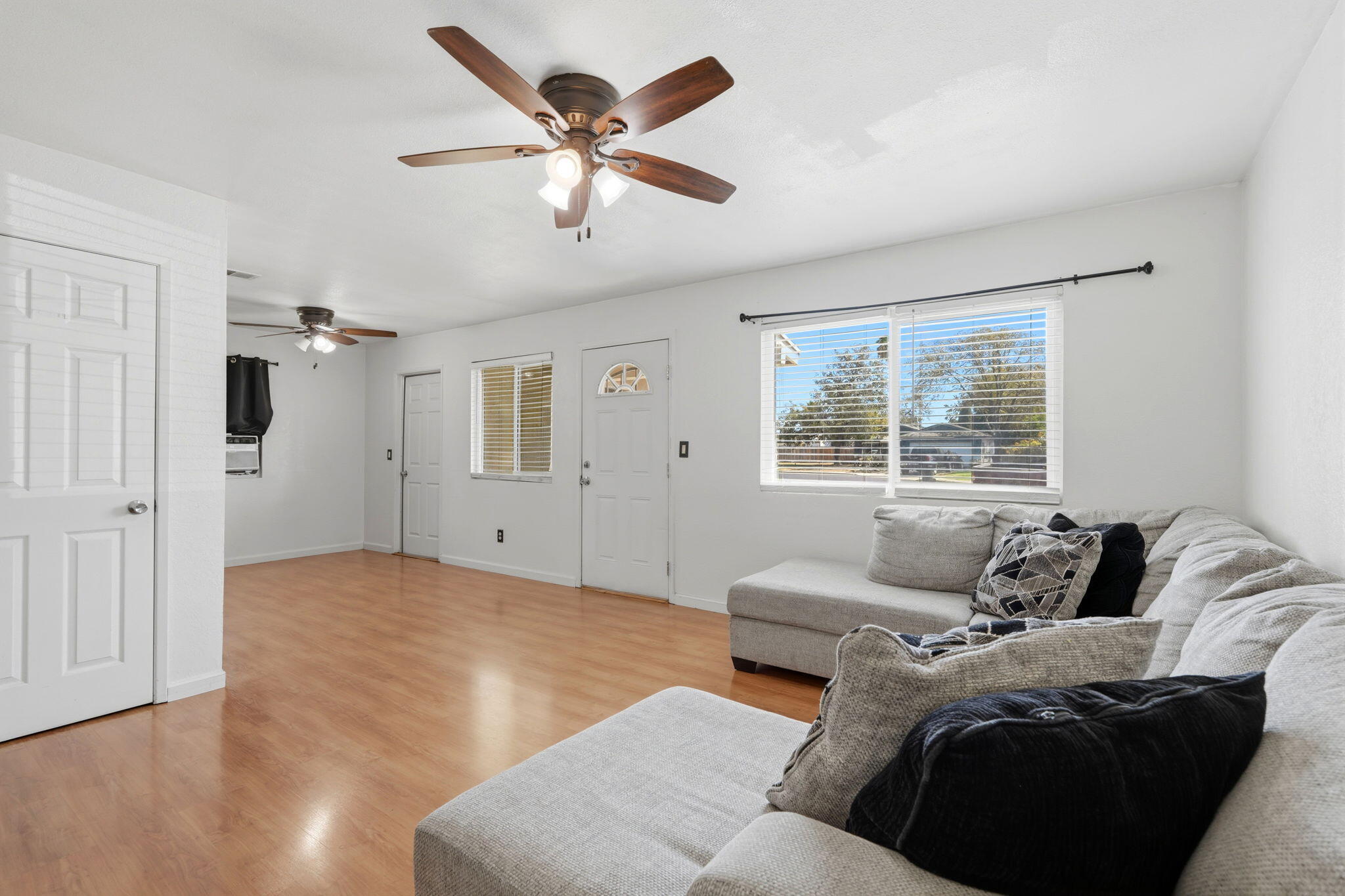 10856 Malta St, Hanford, CA 93230