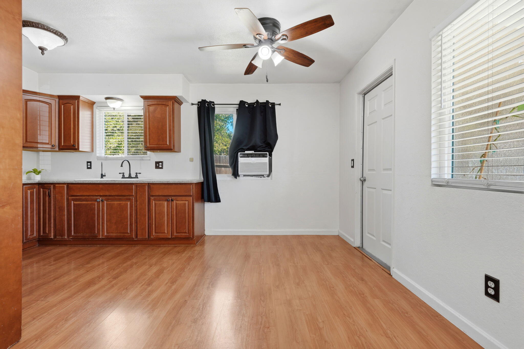 10856 Malta St, Hanford, CA 93230