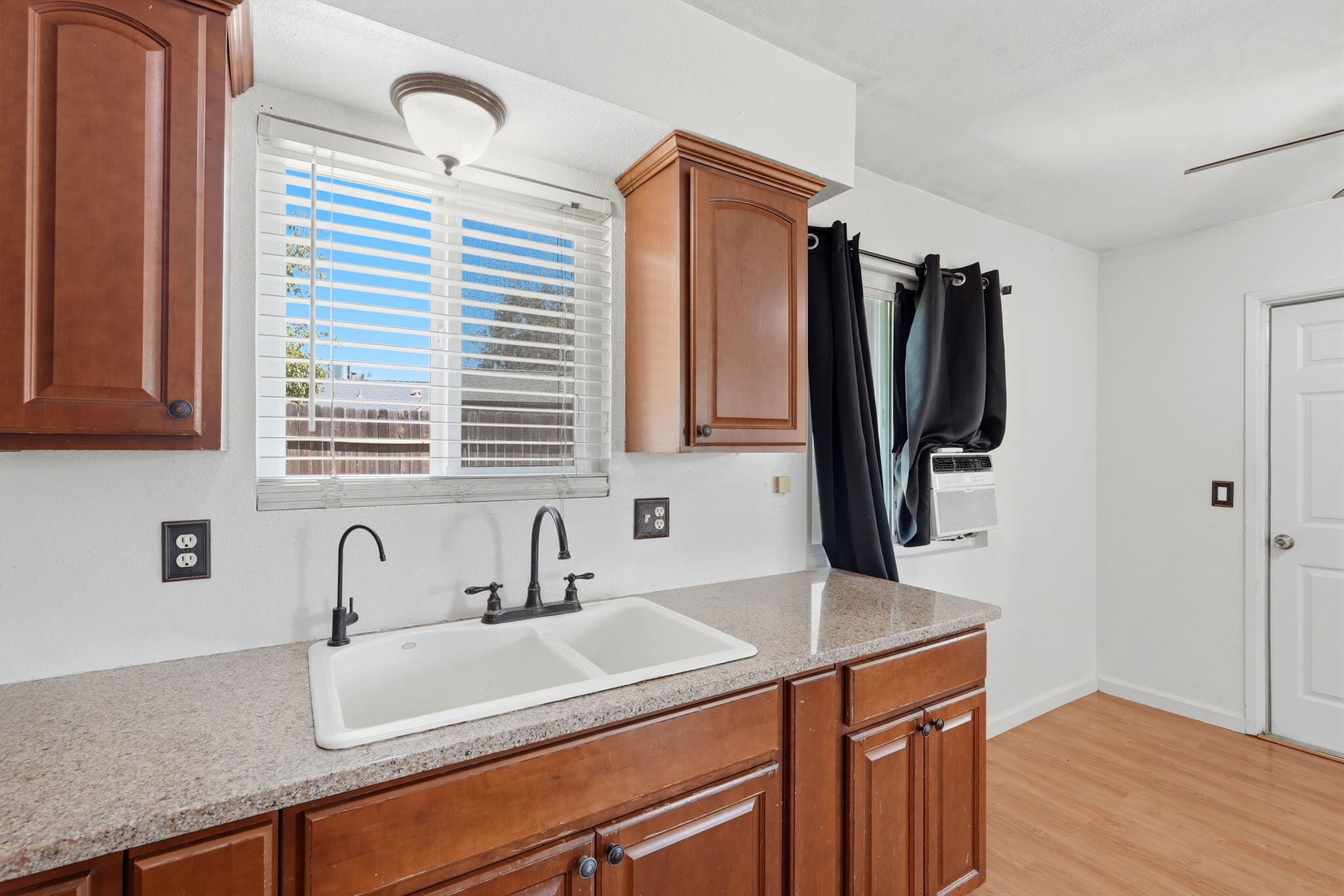10856 Malta St, Hanford, CA 93230